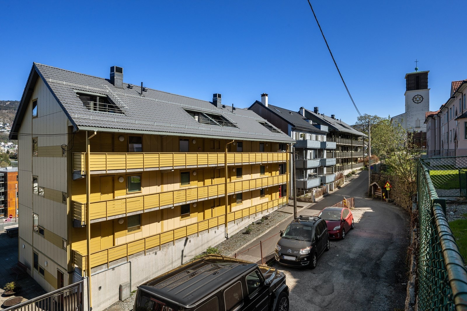 - Borettslaget består av 53 leiligheter fordelt over tre adresser: Michael Krohns gate 54, Lotheveien 3 og Lotheveien 7 - Galleribilde