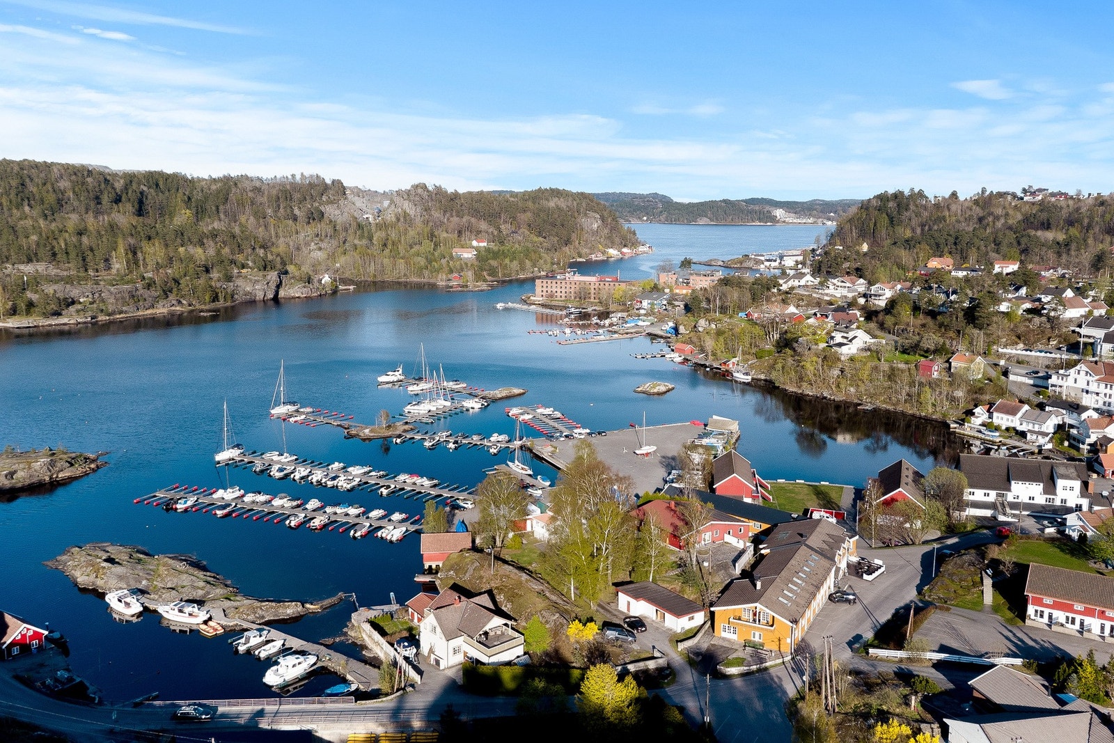 Lovisenbergveien er et rolig og veletablert boligområde som kombinerer nærhet til naturen med enkel tilgang til sentrum. Galleribilde