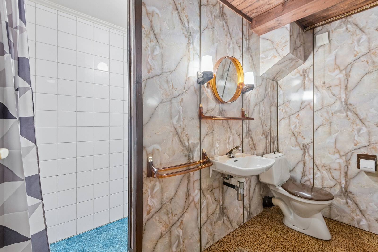 Bad i kjeller med wc og eget dusjrom. Galleribilde