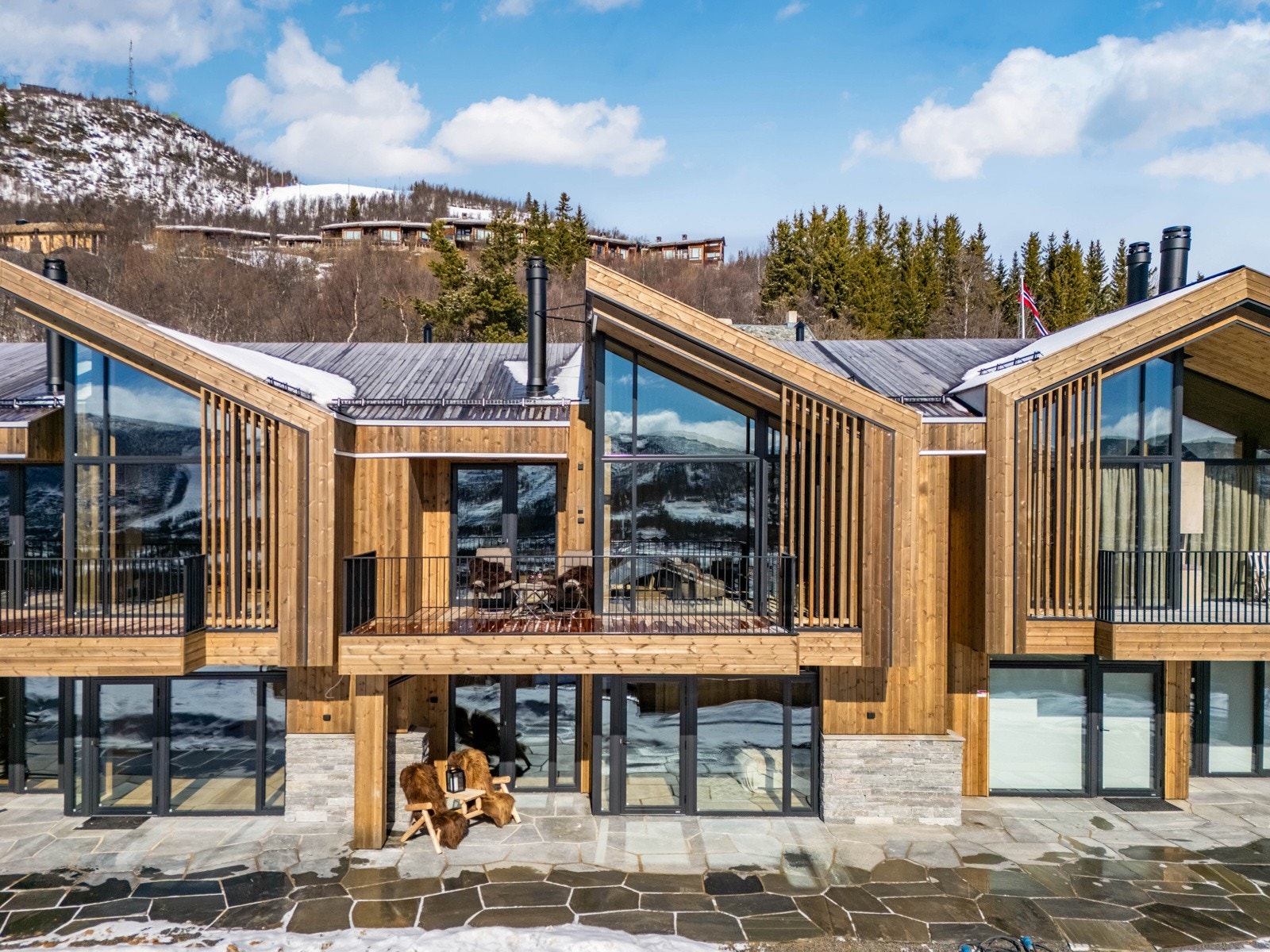 Panoramavinduer, spektakulær utsikt og gjennomført design Galleribilde
