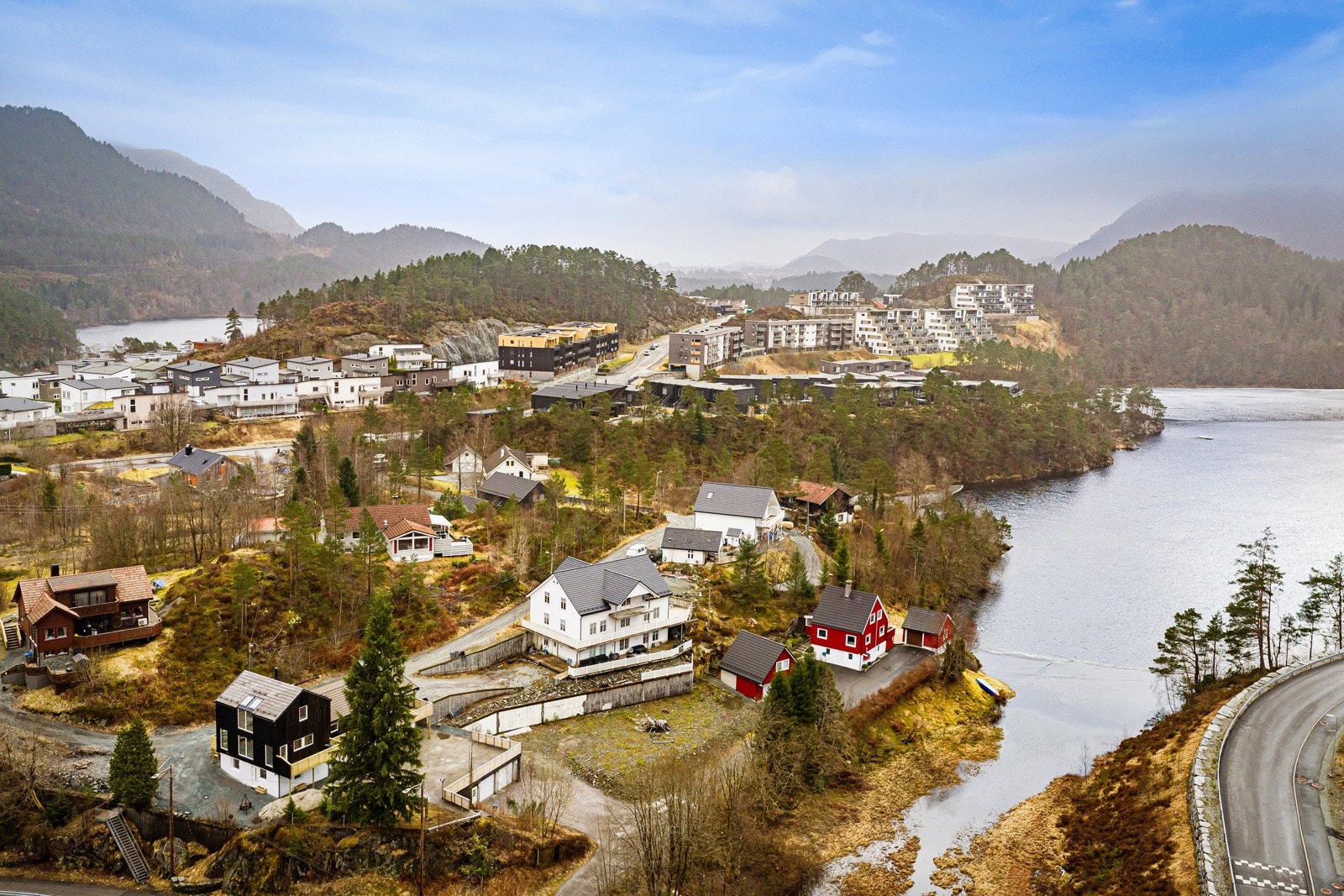 Det er rikelig med turmuligheter i nærheten, og en klar favoritt er den gamle postveien Galleribilde