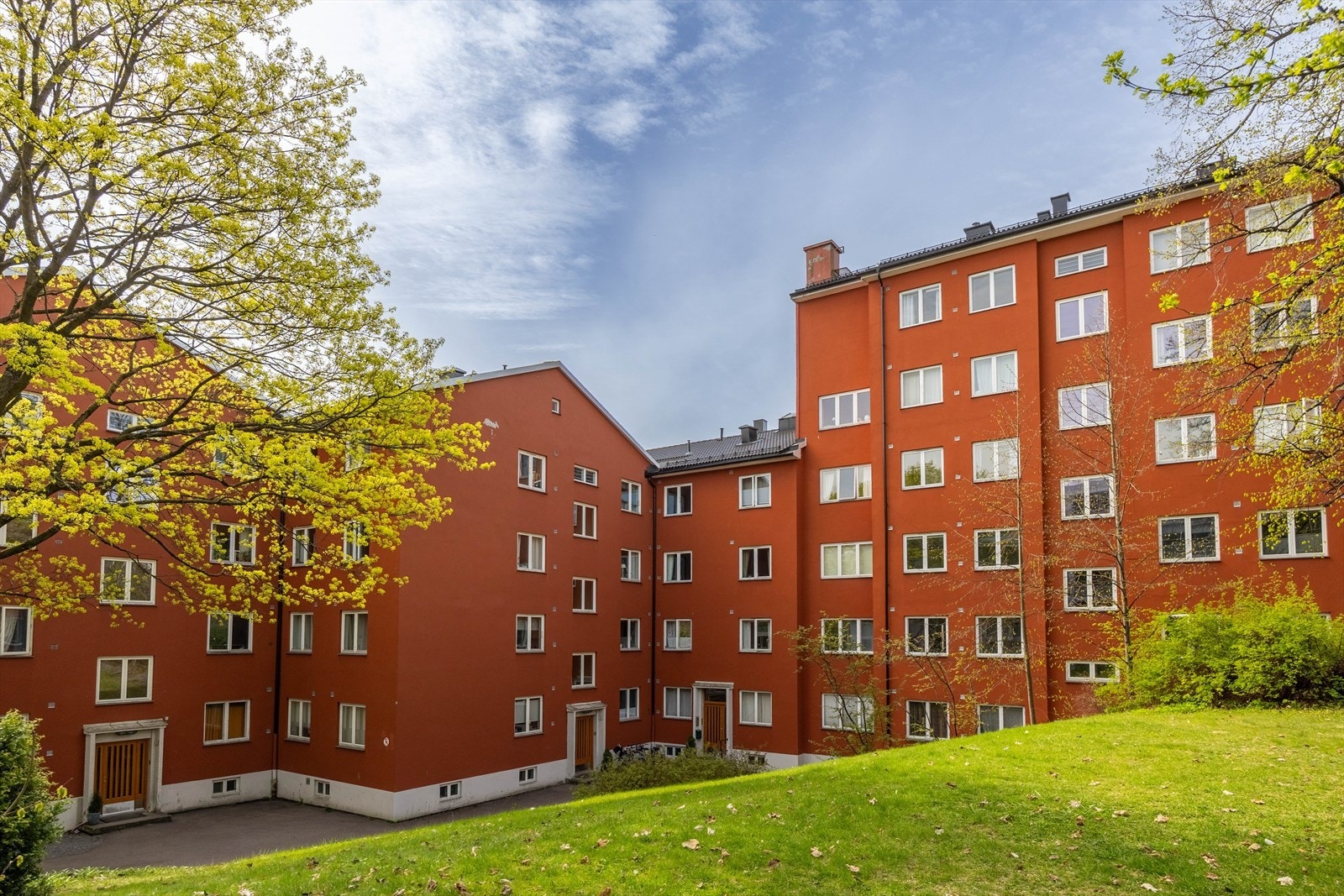 Pent opparbeidet fellesområder med flotte grøntområder Galleribilde