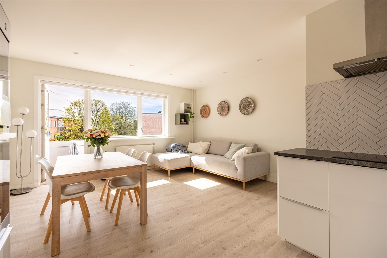 Velkommen til Munkedamsveien 81C, presentert av Susanna Hjelset ved Nordvik Bygdøy Allè. Foto: Daniel Bergsagel Galleribilde