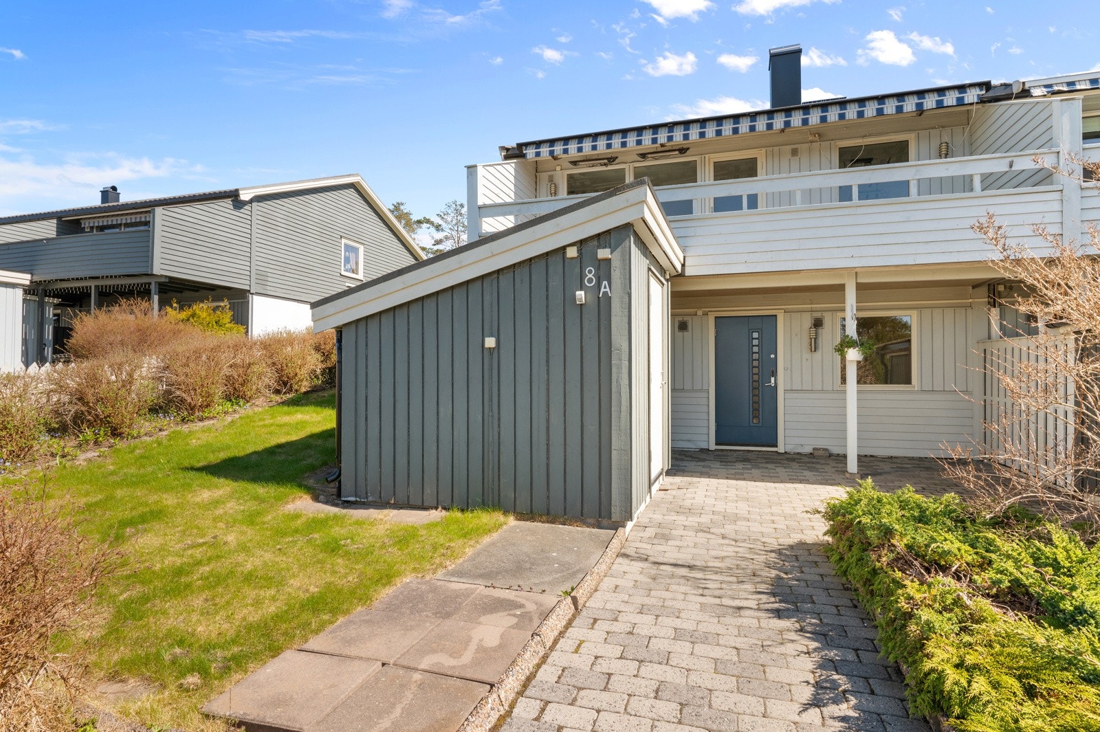 Hyggelig inngangsparti med enkel tilgang til praktisk bod på ca. 6 kvm. Galleribilde