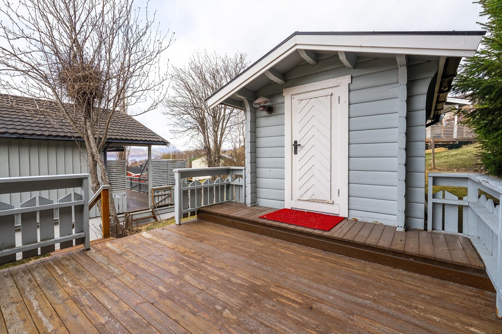 Dukkehus med terrasseplatting Galleribilde