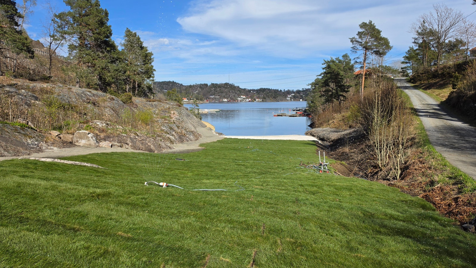 Vi har nylig ferdigstilt et vakkert rekreasjonsområde like nedenfor feltet, med sandstrand og forbindelse til småbåthavn Galleribilde