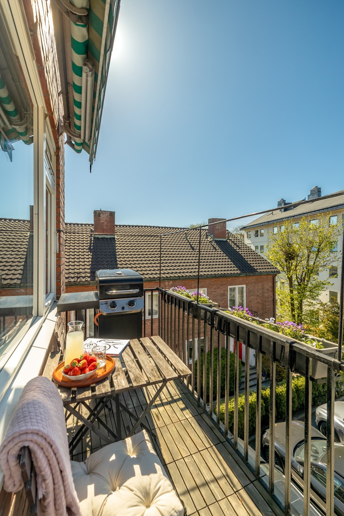 Balkongen er vestvendt med gode solforhold. Galleribilde