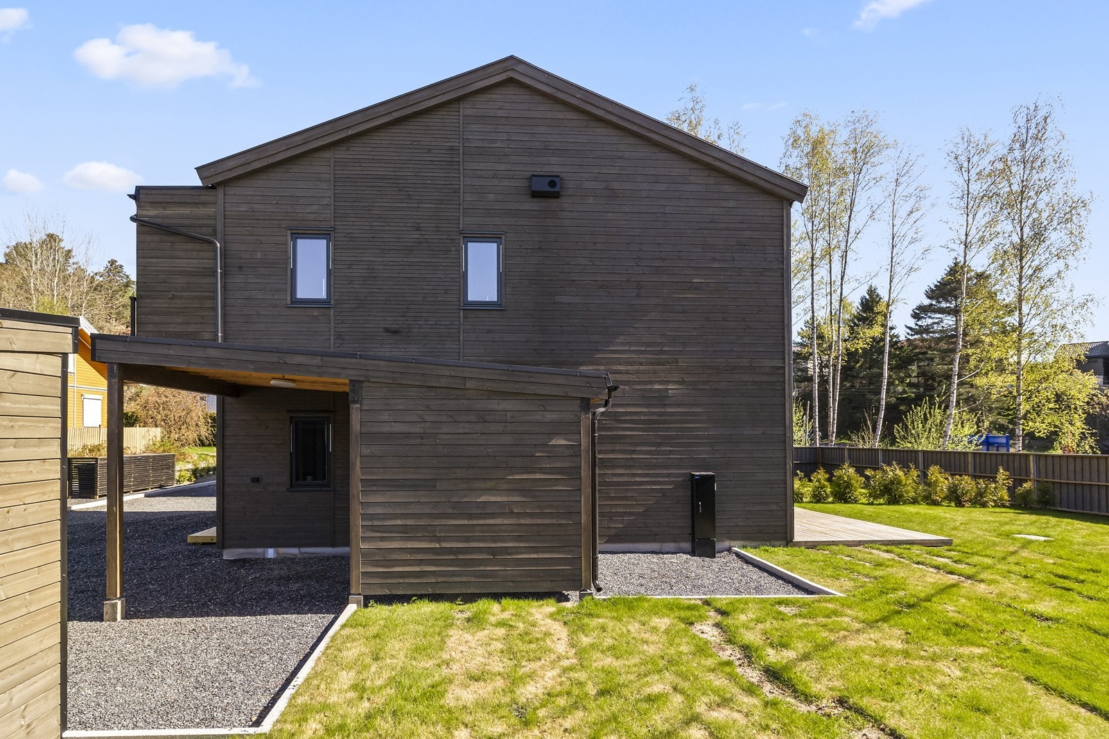 Carport og utvendig sportsbod medfølger Galleribilde
