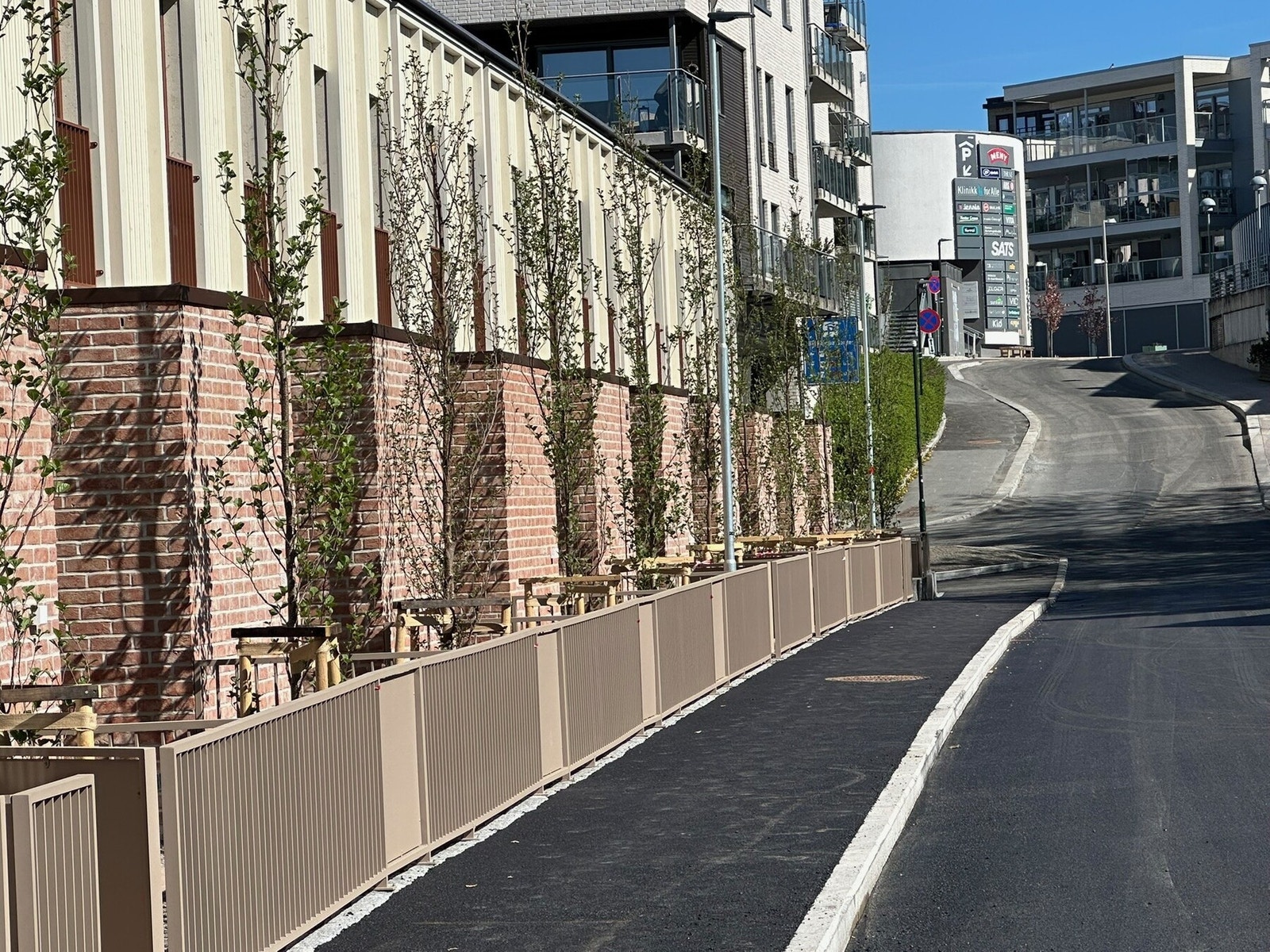 Nydelig beliggenhet innerst i blindvei med gangavstand til Bekkestua sentrum Galleribilde