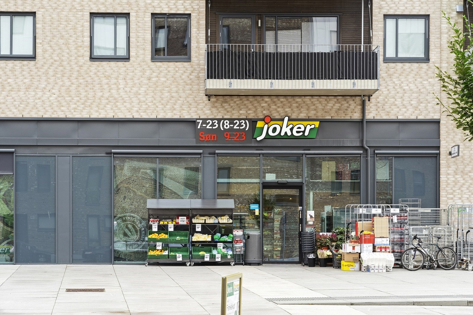 I Sigurd Hoels vei ligger det dessuten også en søndagsåpen Joker. Galleribilde