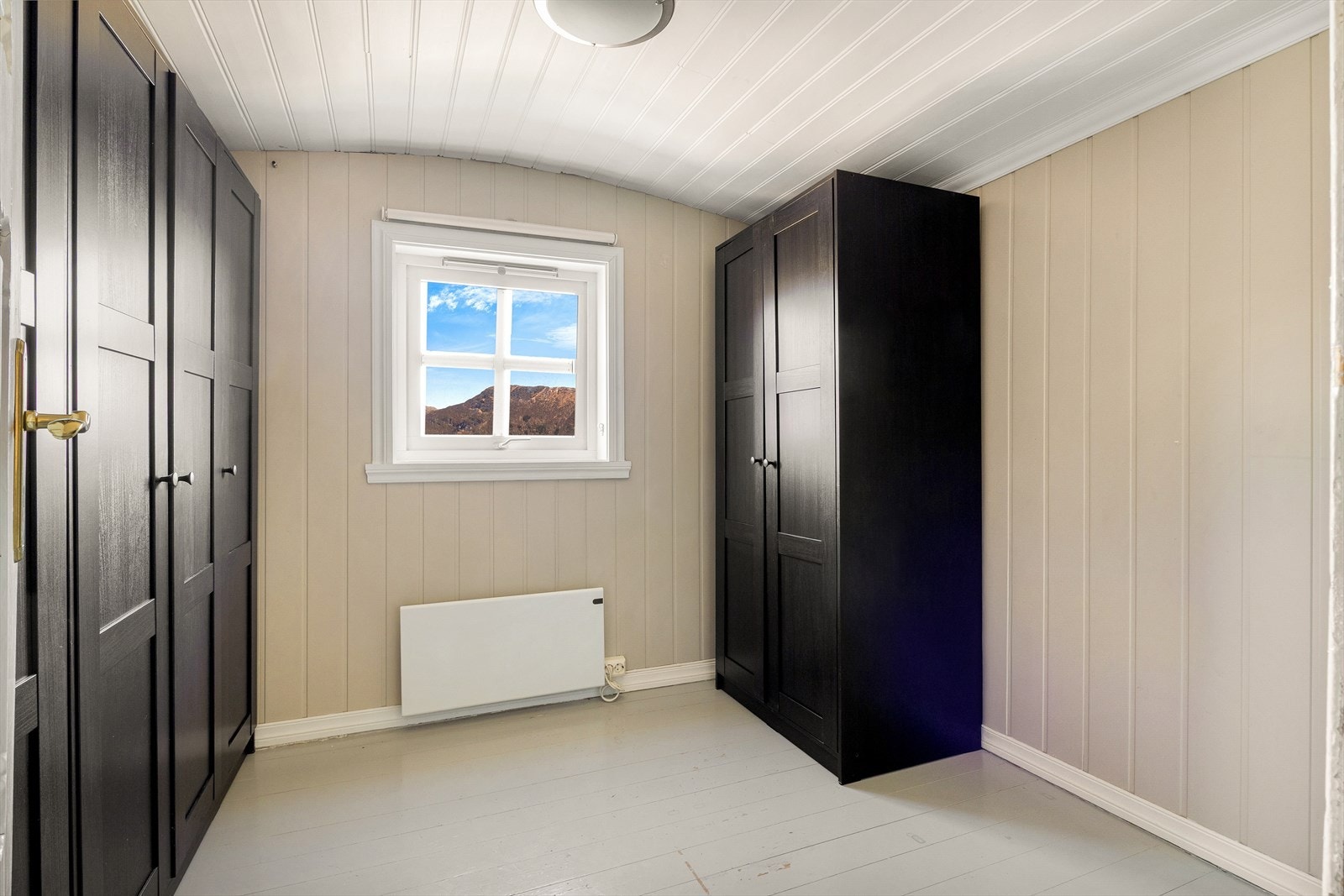 Rom brukt til garderobe. Galleribilde