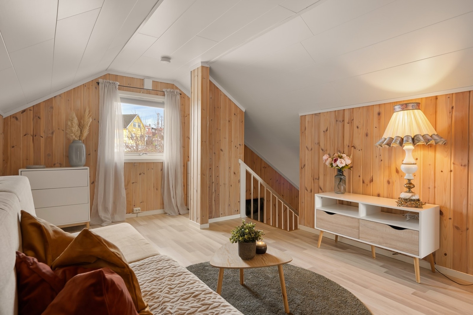 Loftstuen gir familien ekstra spillerom i hverdagen (Loftetasjen er ikke byggemeldt). Galleribilde