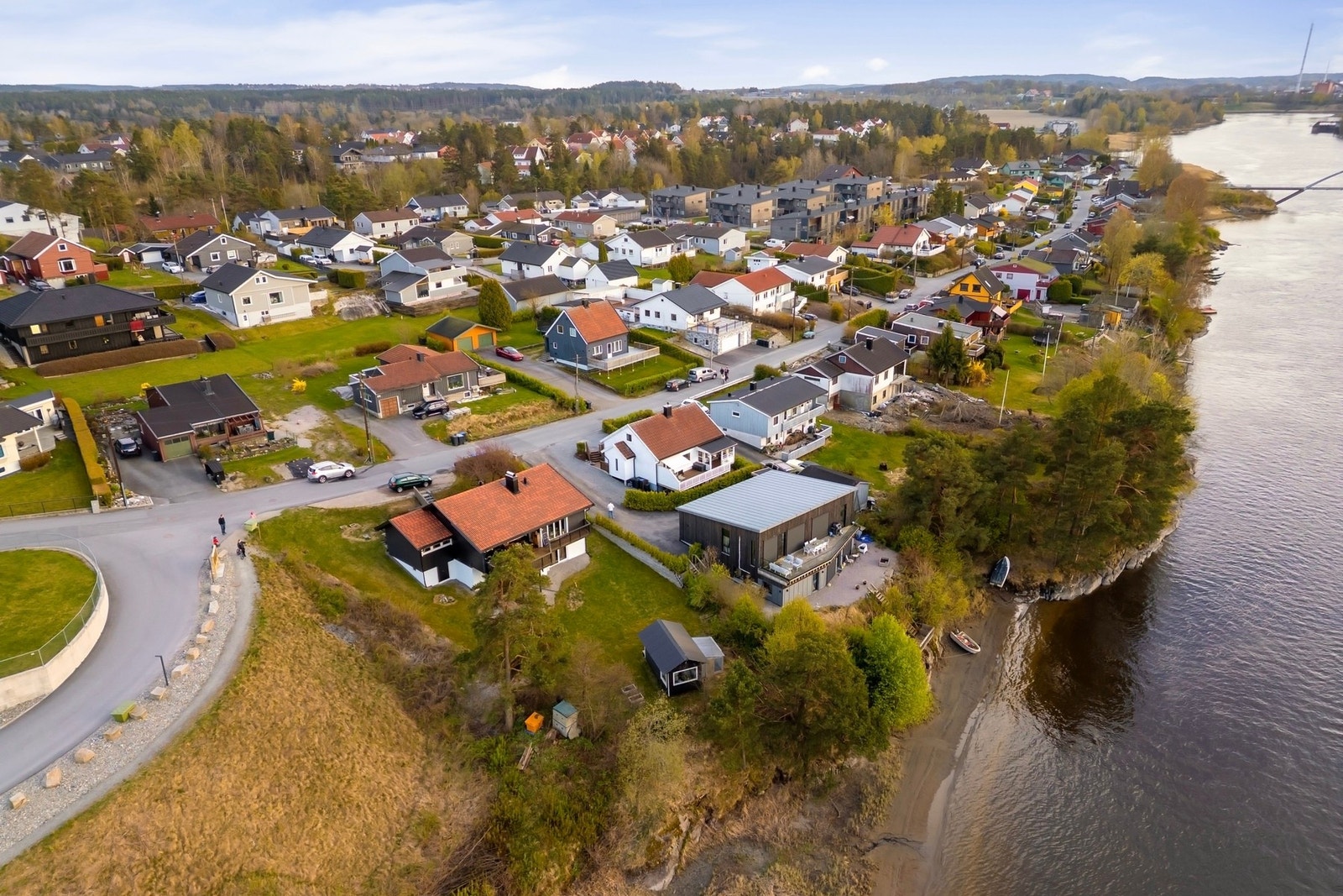 Med gang- og sykkelbro over til Opsund er ikke veien til Sarpsborg sentrum lang. Galleribilde