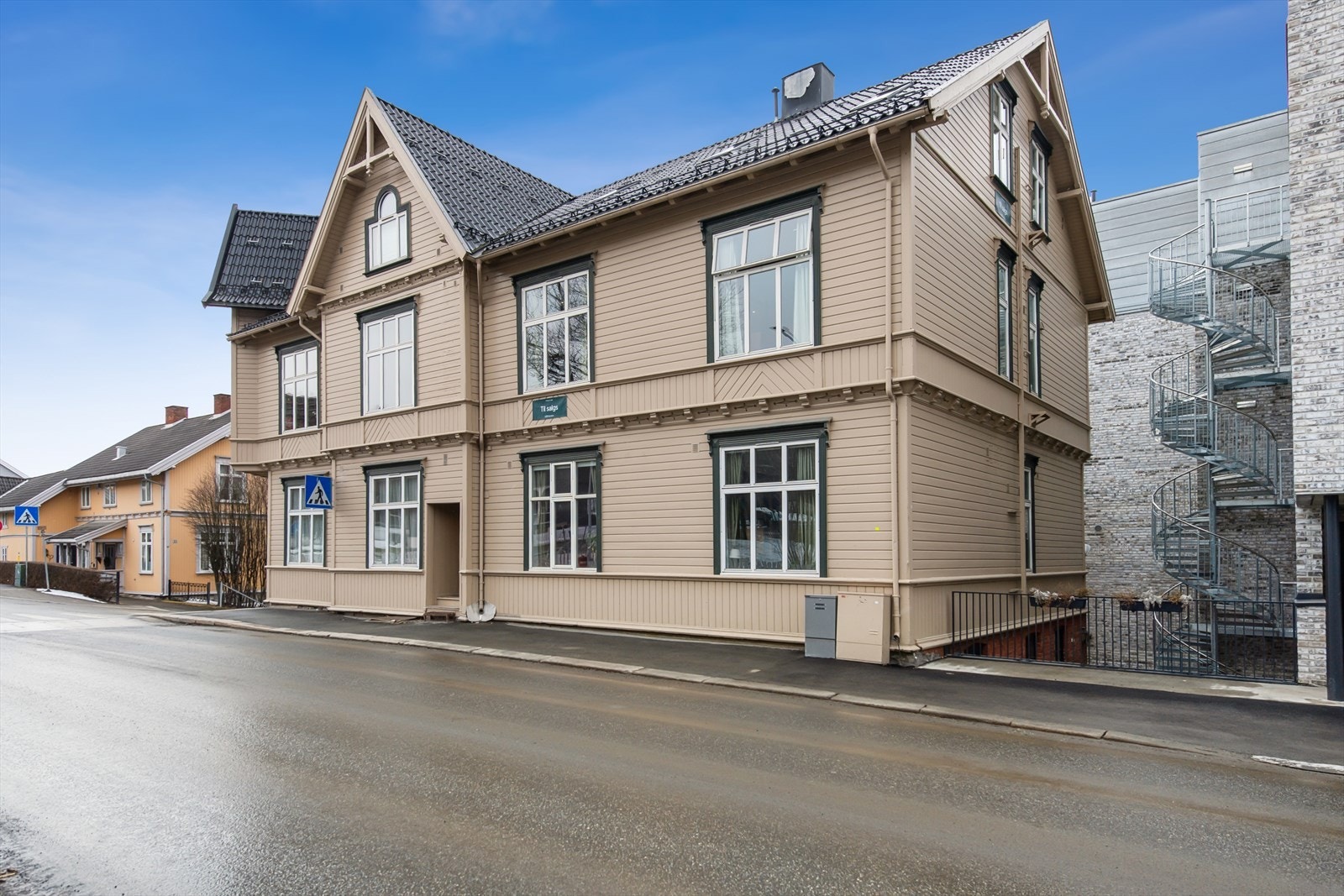 Fasade mot Anders Sandvigs gate. Galleribilde