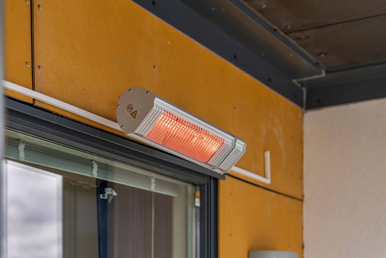 Balkongen er innredet med varmelamper. Nyt balkongen året rundt. Galleribilde