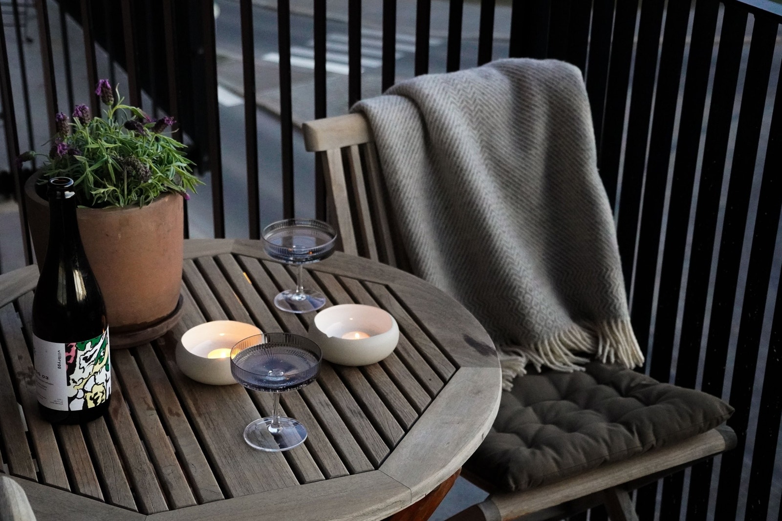 Nyt sommerkveldene på balkongen med sol til kl.21. Galleribilde