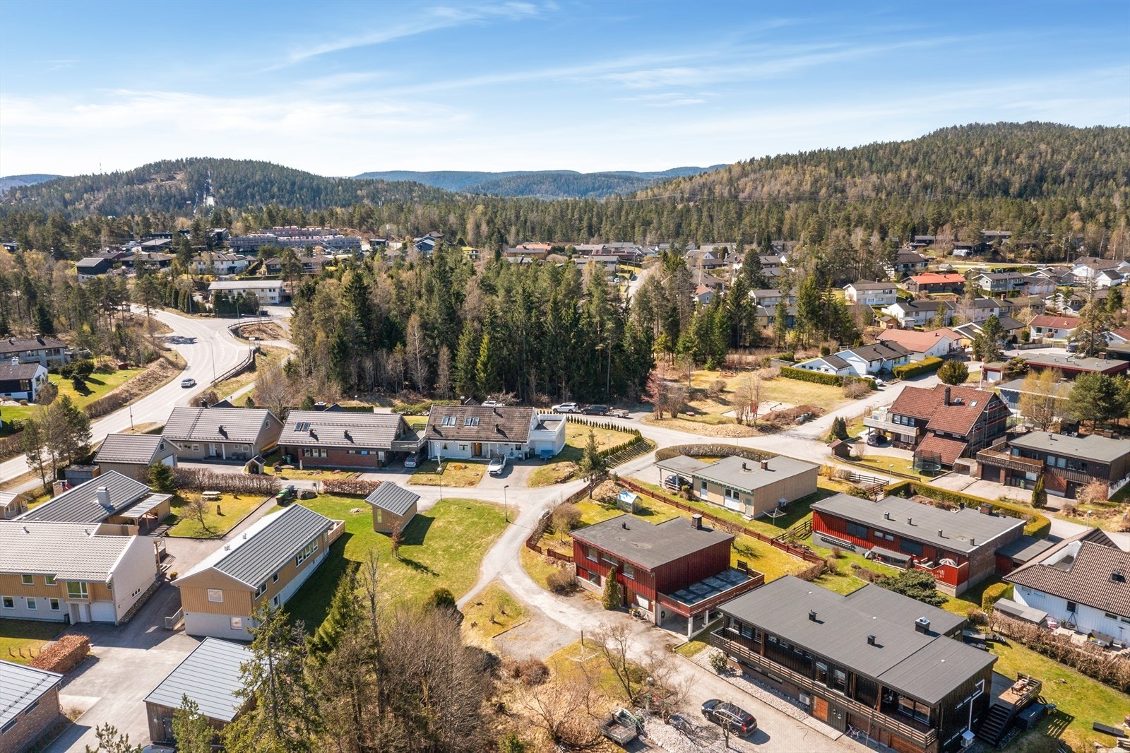 Det er kort vei til Gulsetsenteret med dagligvare, apotek og andre servicetilbud. Galleribilde