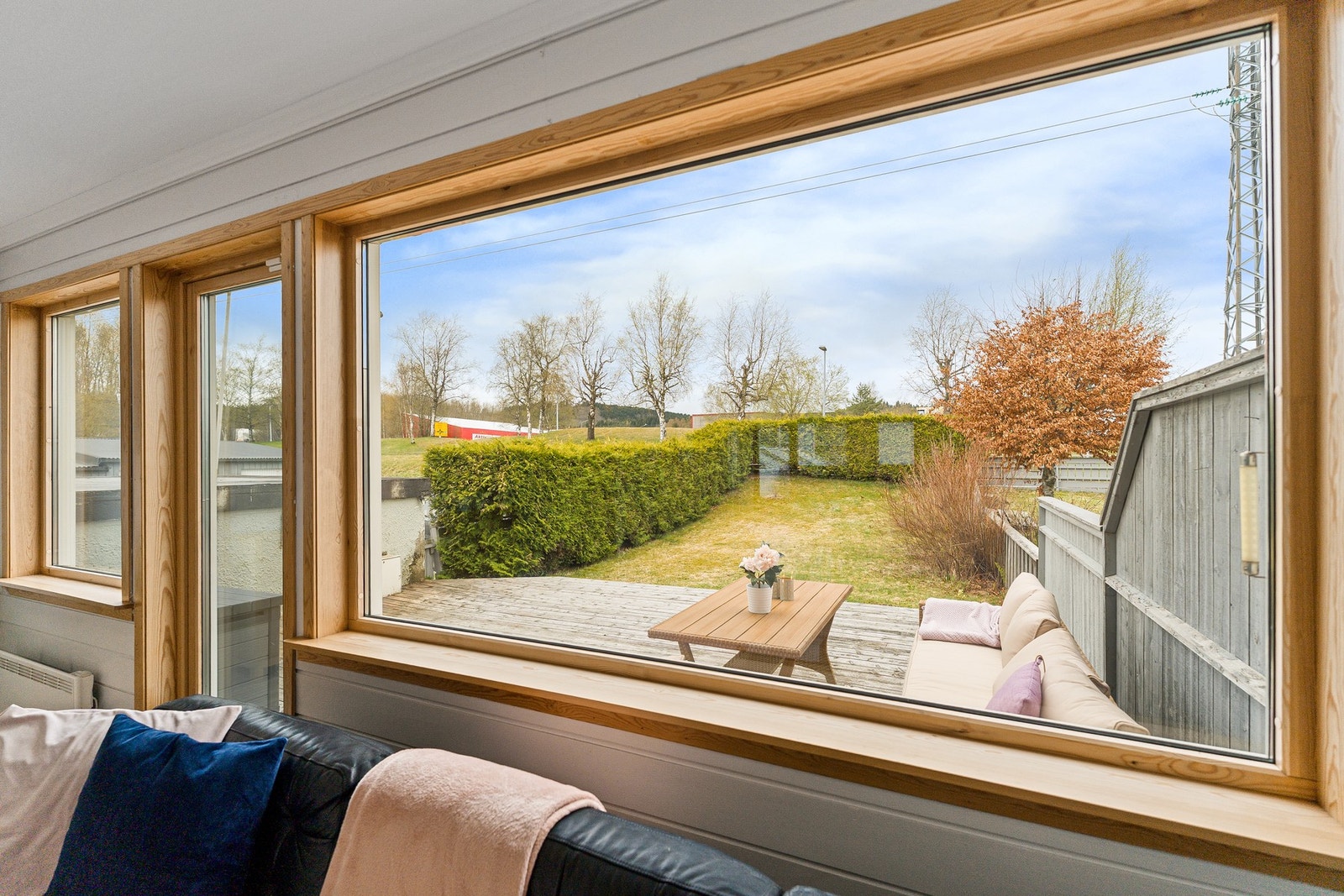 Fra stuen er det utgang til en flott terrasse. Galleribilde