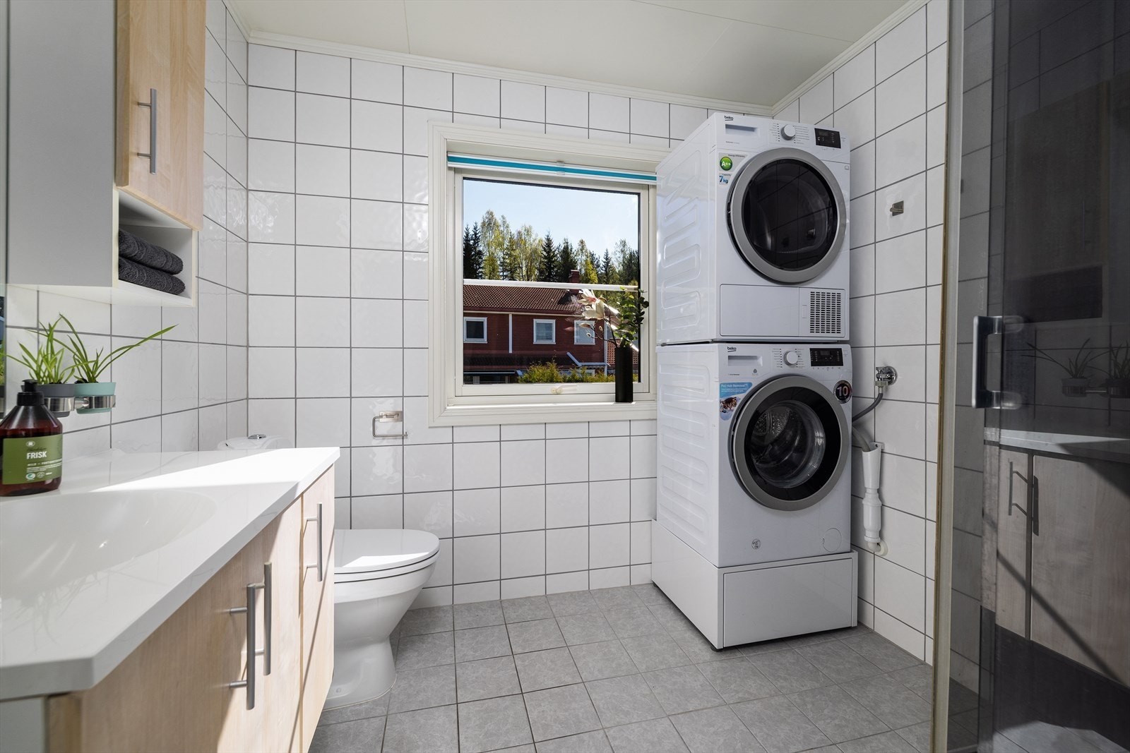 Her er det også opplegg for vaskemaskin, som gjør klesvasken praktisk. Galleribilde
