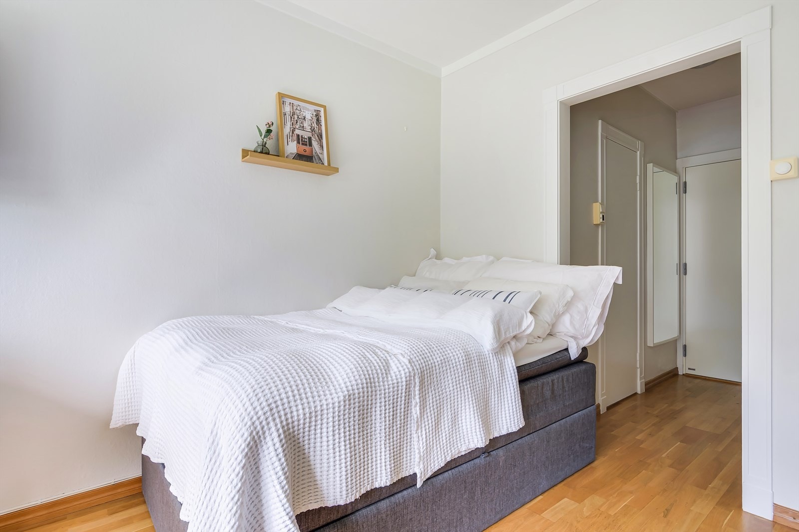 Det er innredet med en 120cm seng. Galleribilde