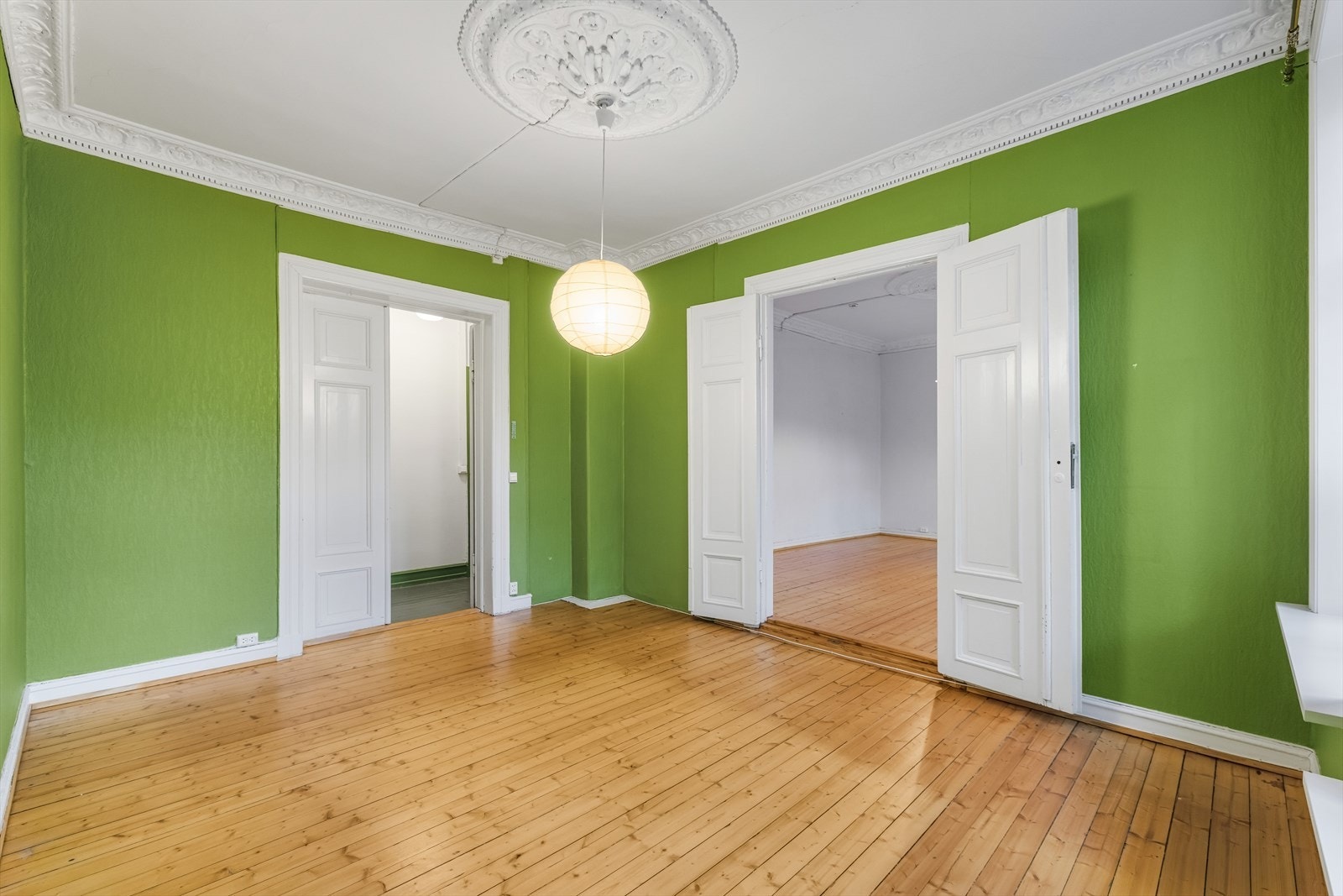 Klassiske doble fløydører. Galleribilde