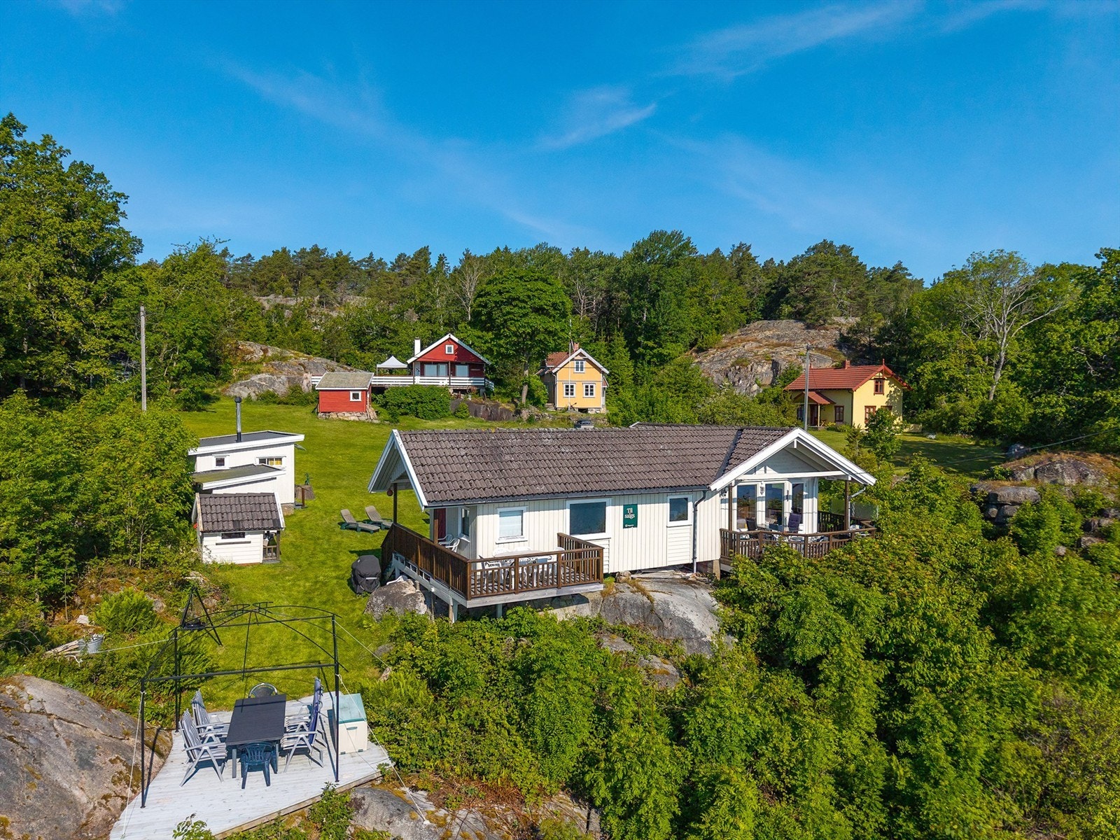 front mot sjøen. Galleribilde