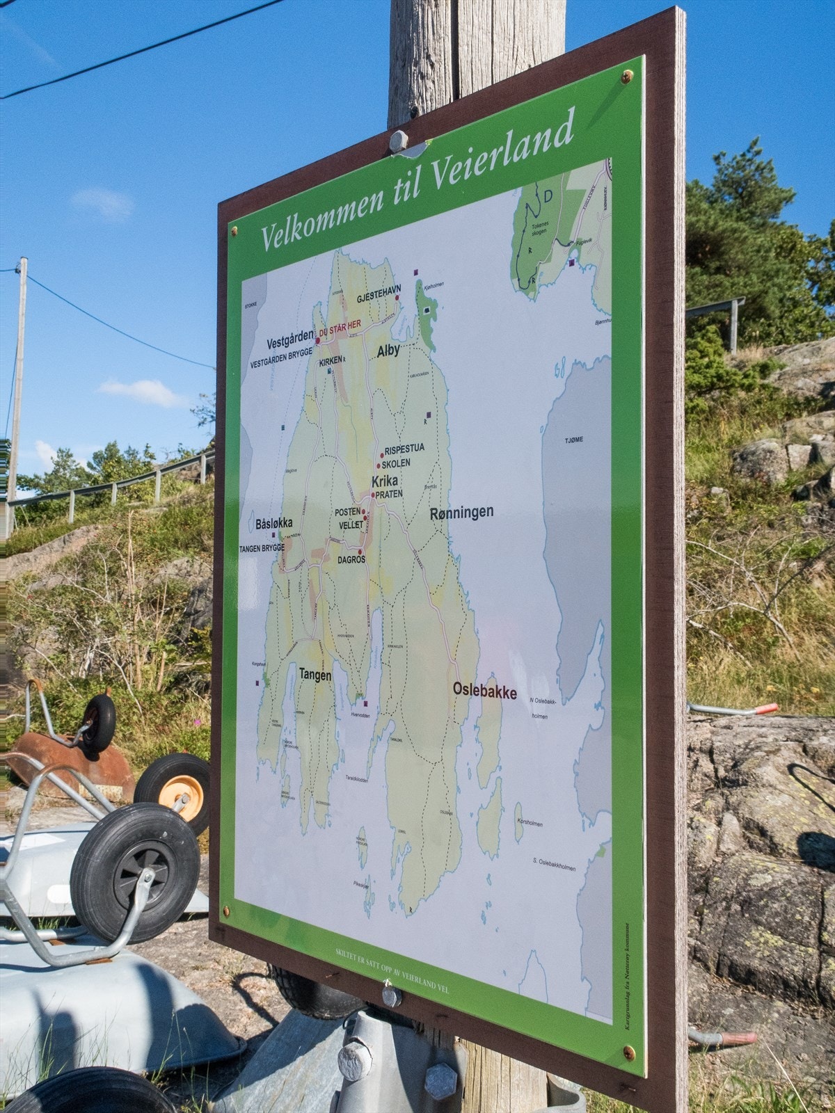 Veierland er en del av nasjonale sykkelruter. Det er også flott å oppleve variasjonene i kulturlandskapet til fots Galleribilde