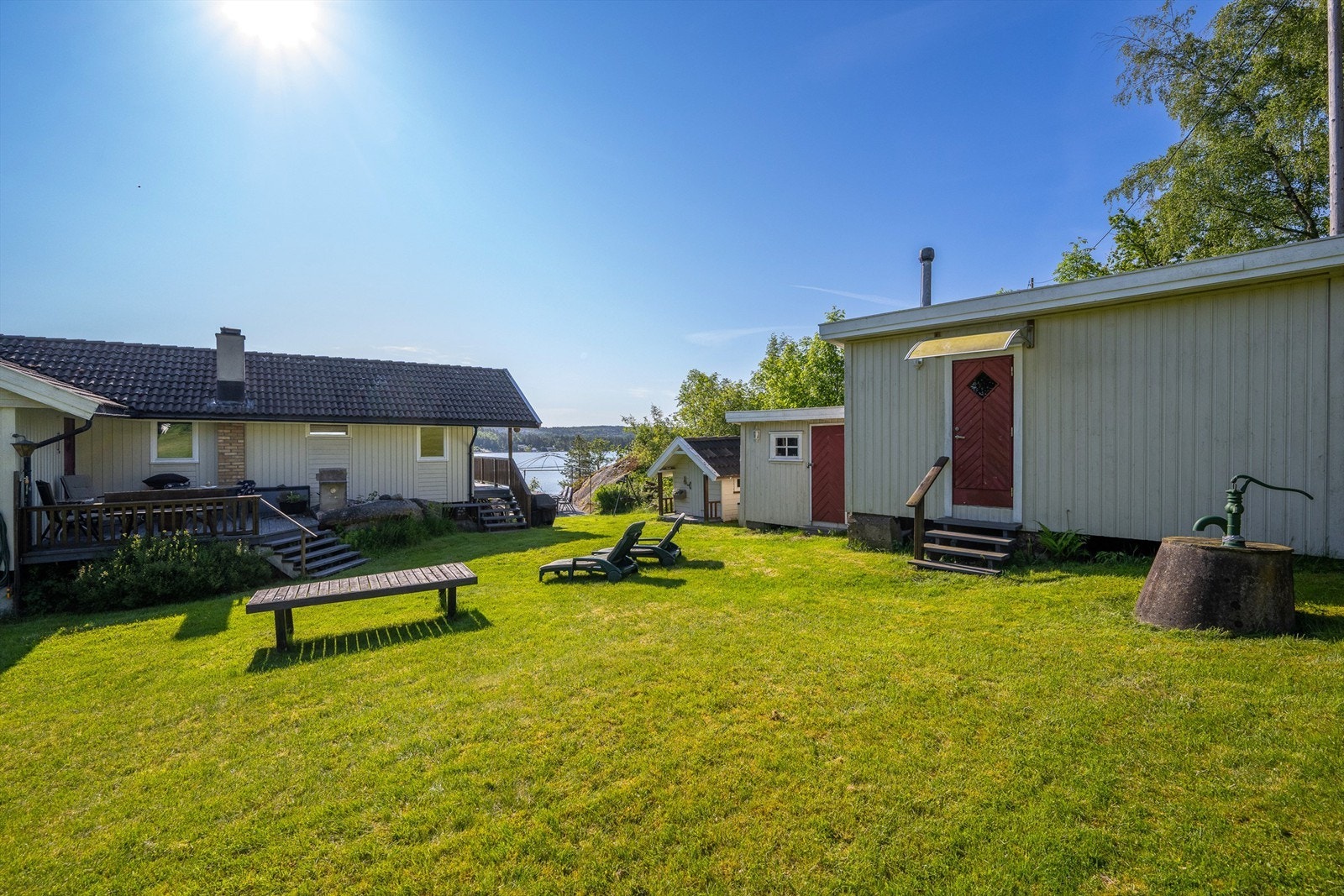 For øvrig har eiendommen sommervann og innlagt strøm. Galleribilde
