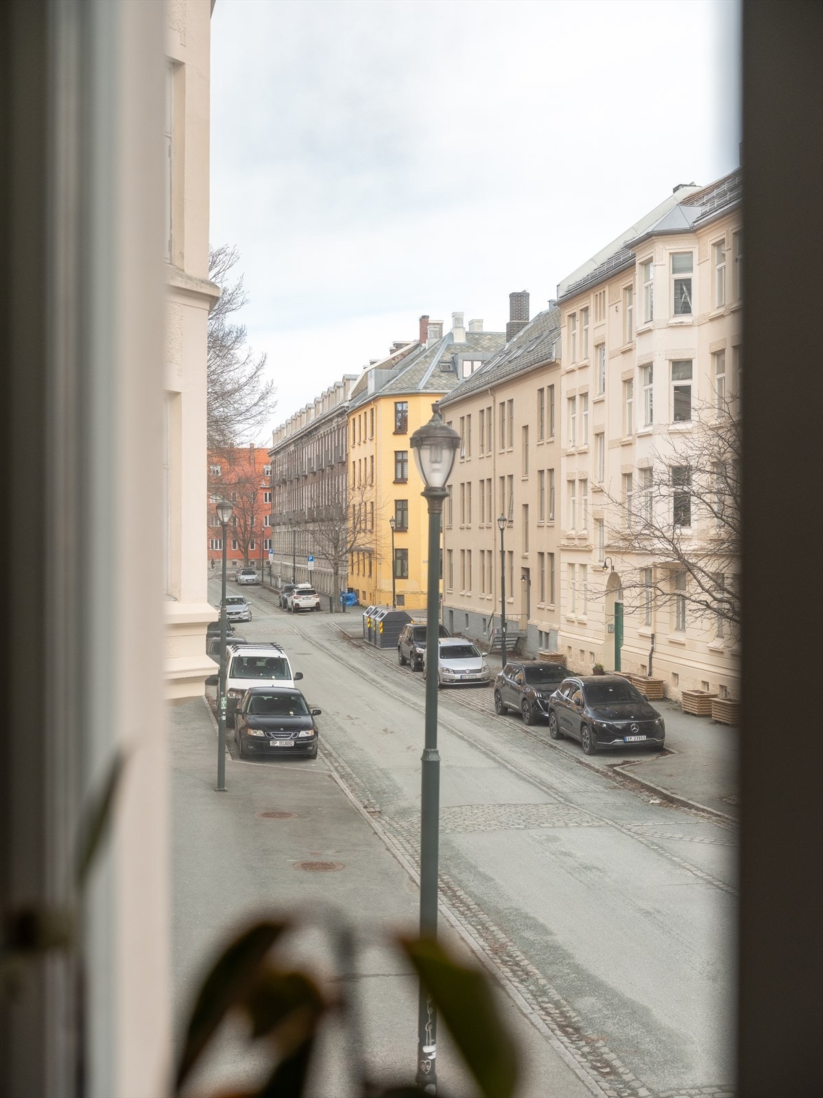 Her bor du perfekt plassert med Solsiden og det yrende bylivet i gangavstand den ene retningen, og Ladehalvøya med flotte turstier den andre veien. Galleribilde