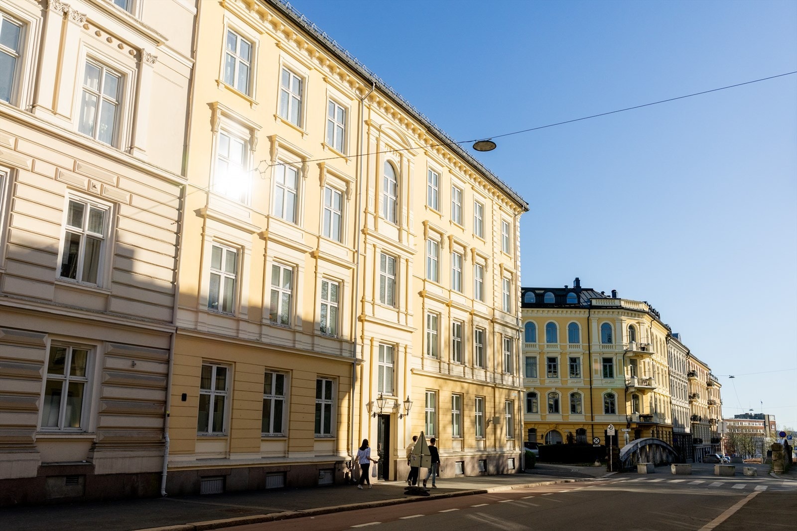 Her bor du i en flott og ærverdig bygård. Galleribilde