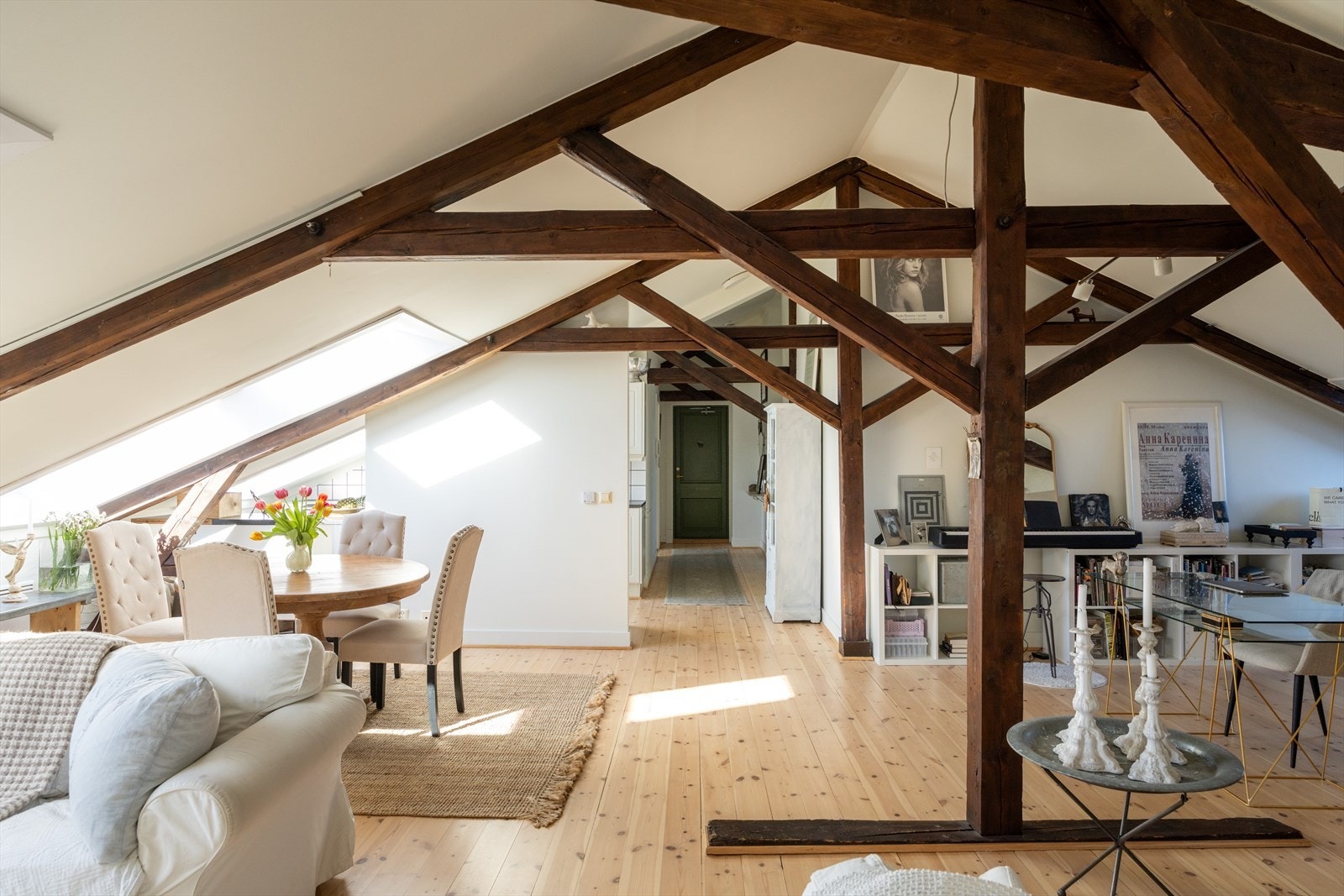 En romslig loftsleilighet på 88 kvm med stort potensial. Galleribilde