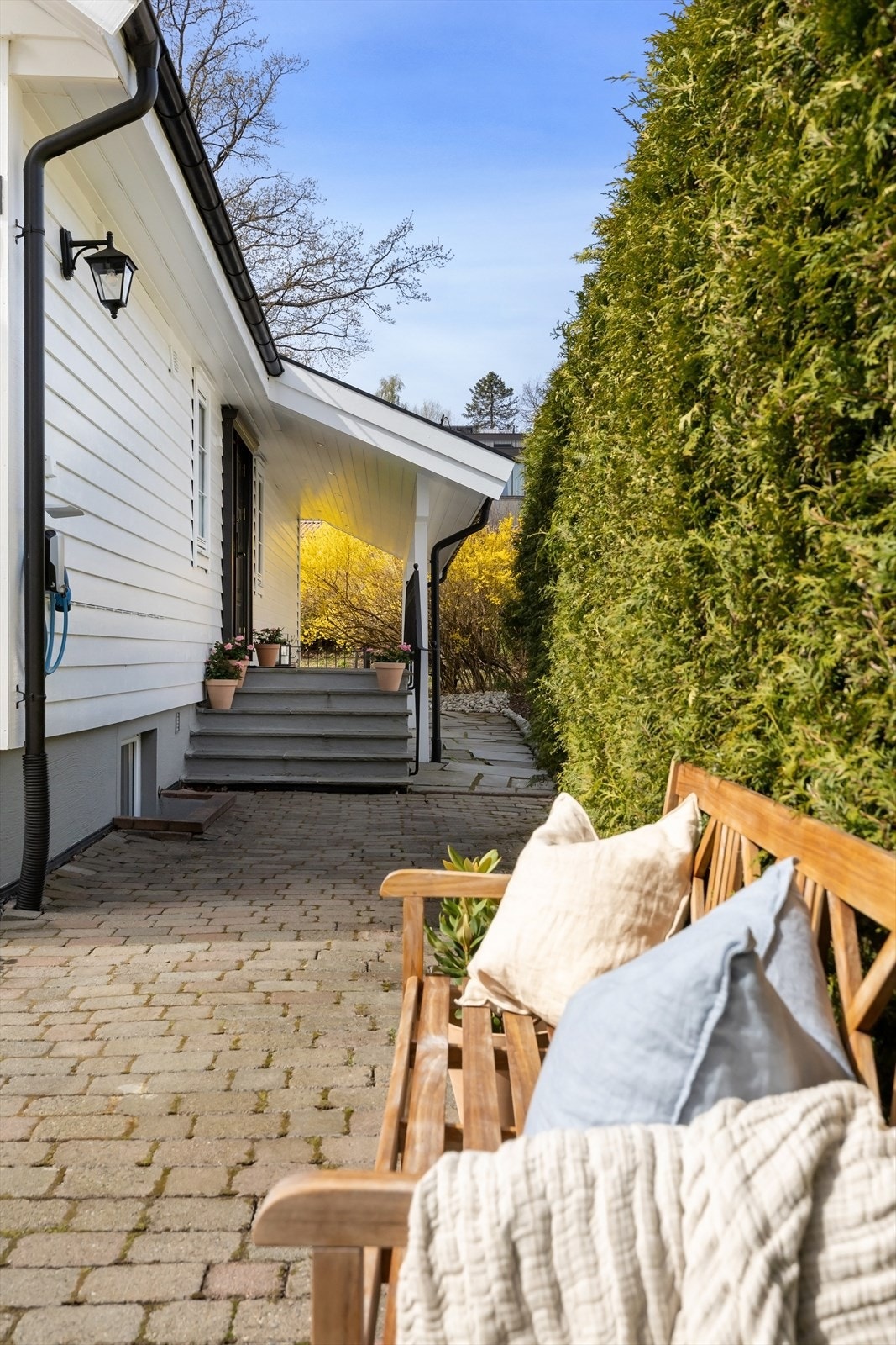 Inngangspartiet mot hovedinngangen Galleribilde