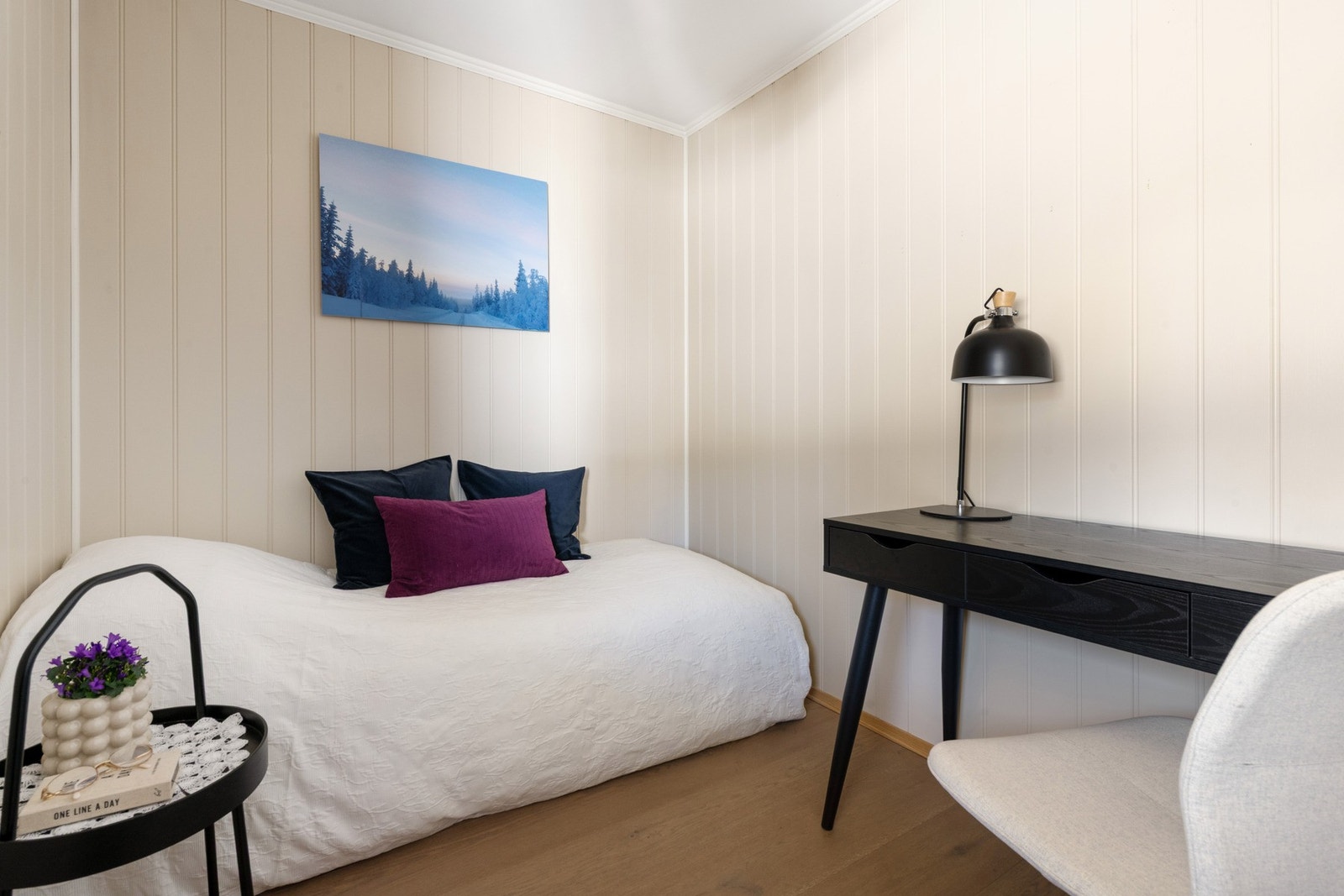 Soverom 2 er 6 m². Galleribilde