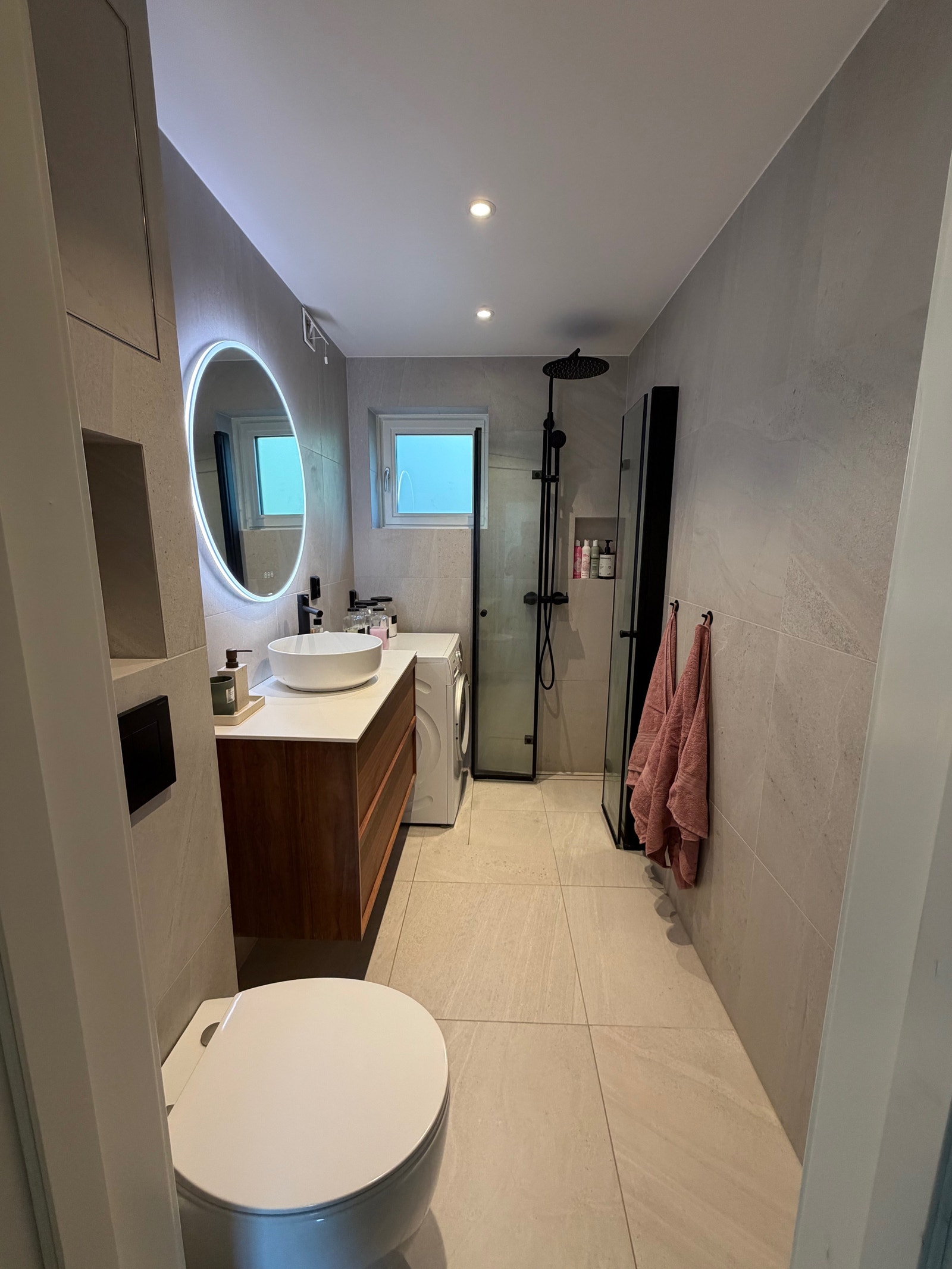 Nytt bad i 2022. Vaskemaskin følger med. Galleribilde