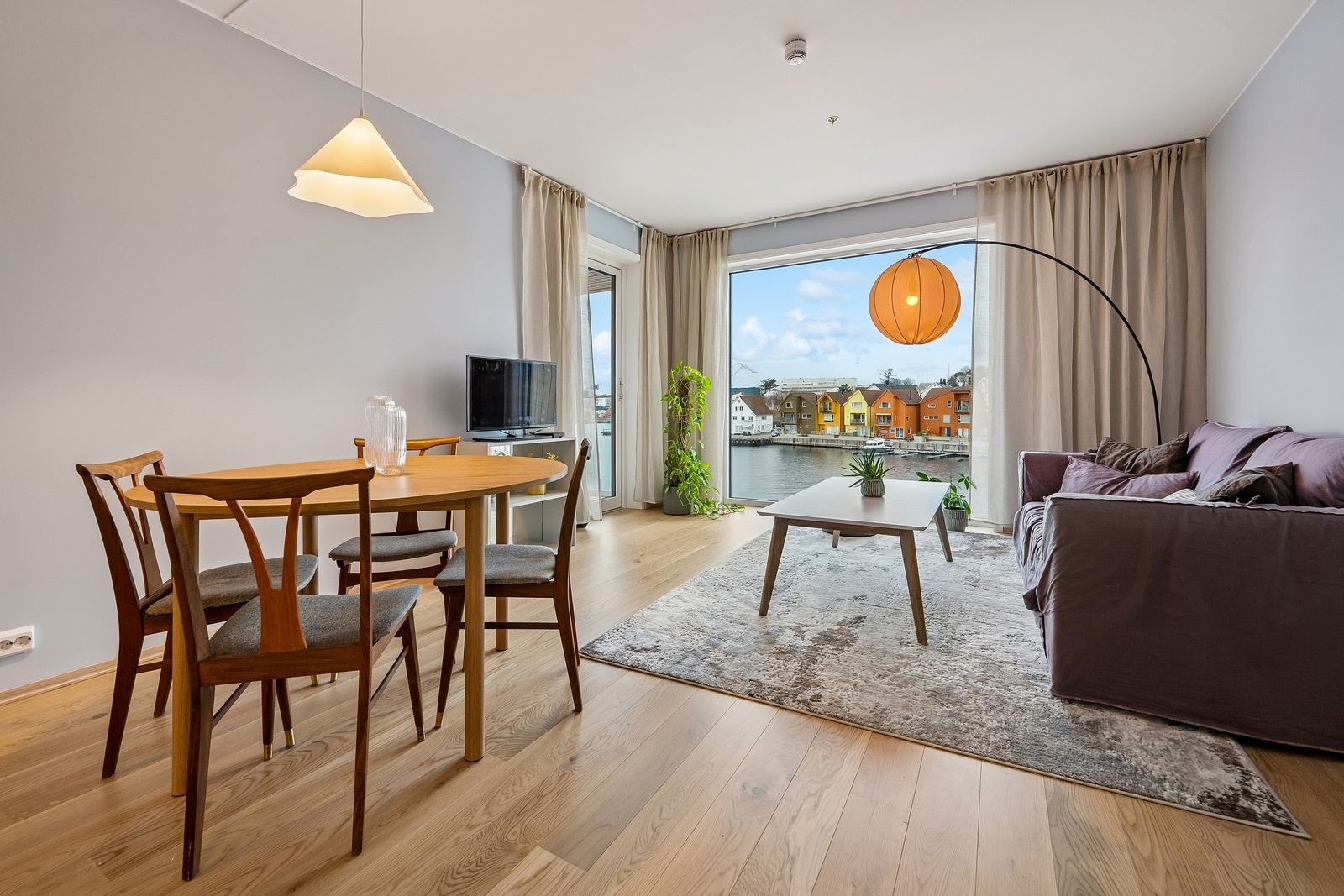 Velkommen til Pynteneset 21 - Moderne, ny og flott leilighet med nydelig sjøutsikt! Galleribilde