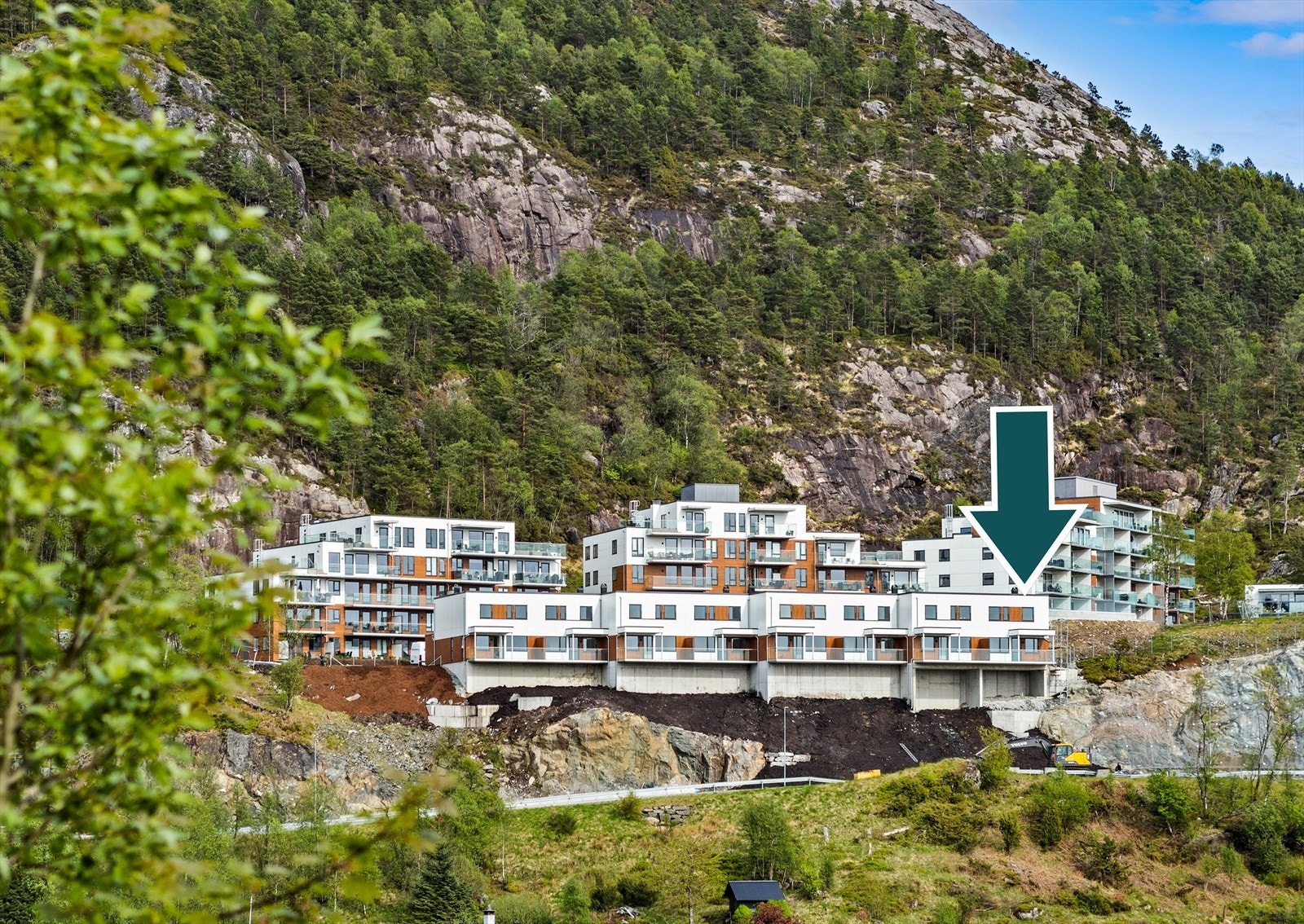 Boligen er et moderne og nyere rekkehus med attraktiv beliggenhet Galleribilde
