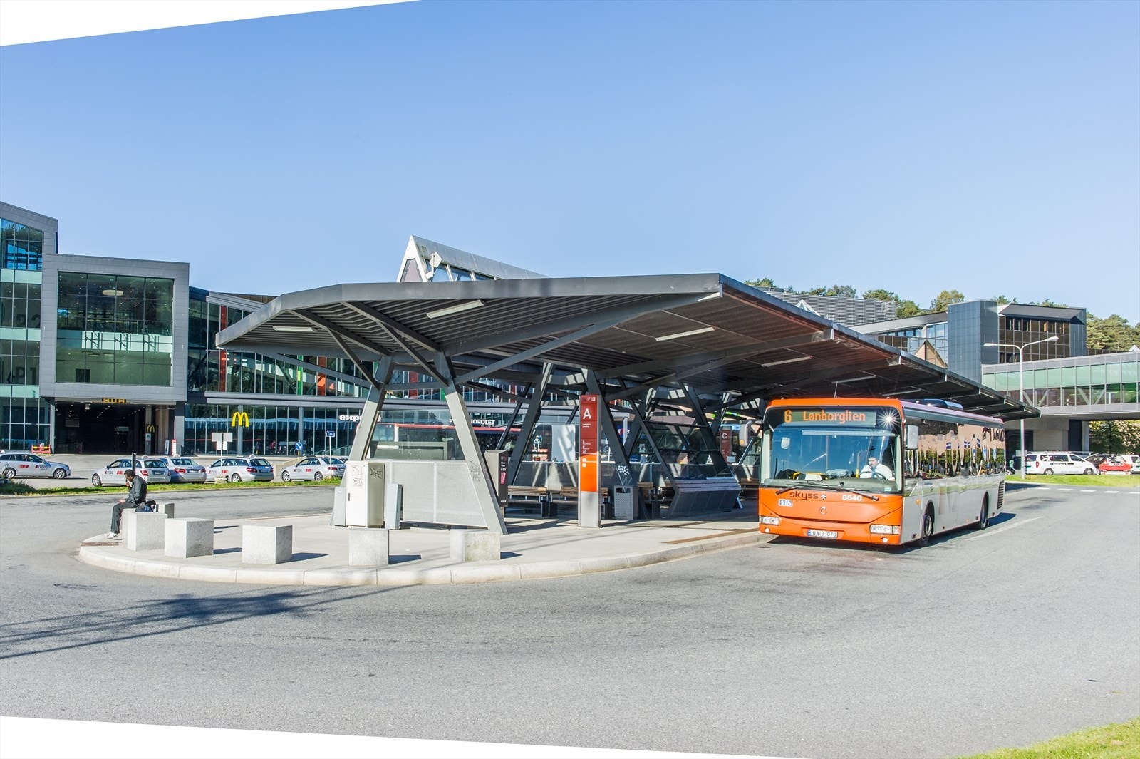 Knutepunkt for kollektivtrafikk finner man ved Vestkanten. Galleribilde