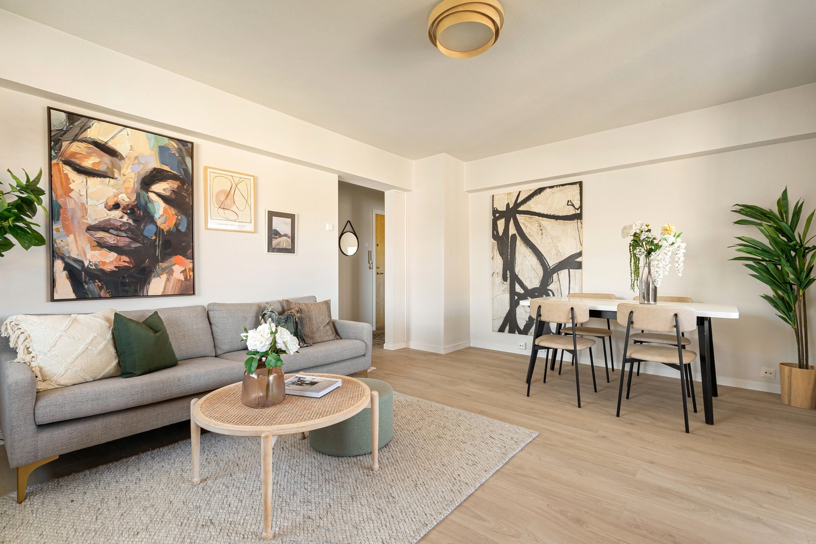 God plass for spisebord - her kan man invitere venner og familie til hyggelige lag! Galleribilde