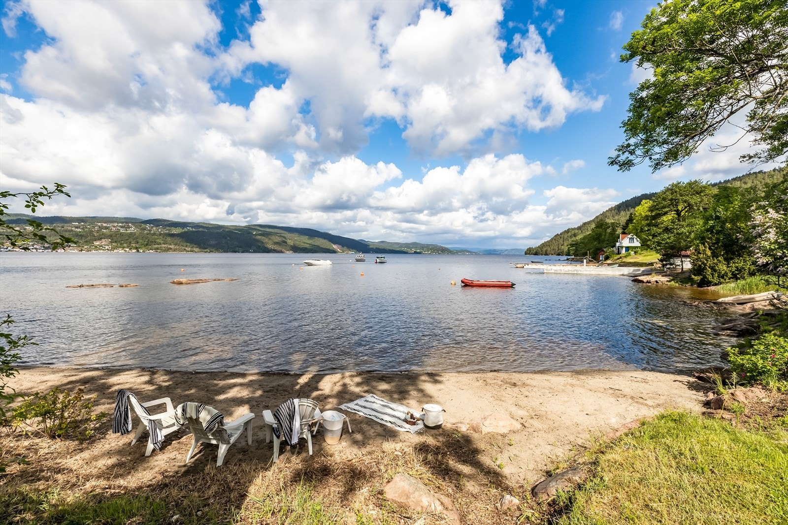 Her er alt er tilrettelagt for sommeridyll med bading, båtliv og fiske. Galleribilde