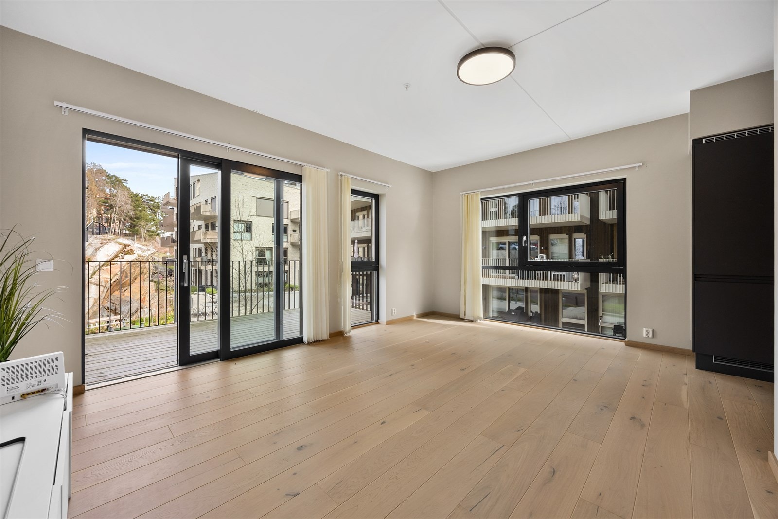 Innbydende og moderne 3-roms med 2 balkonger. Meget sentralt i Kolbotn sentrum. Galleribilde