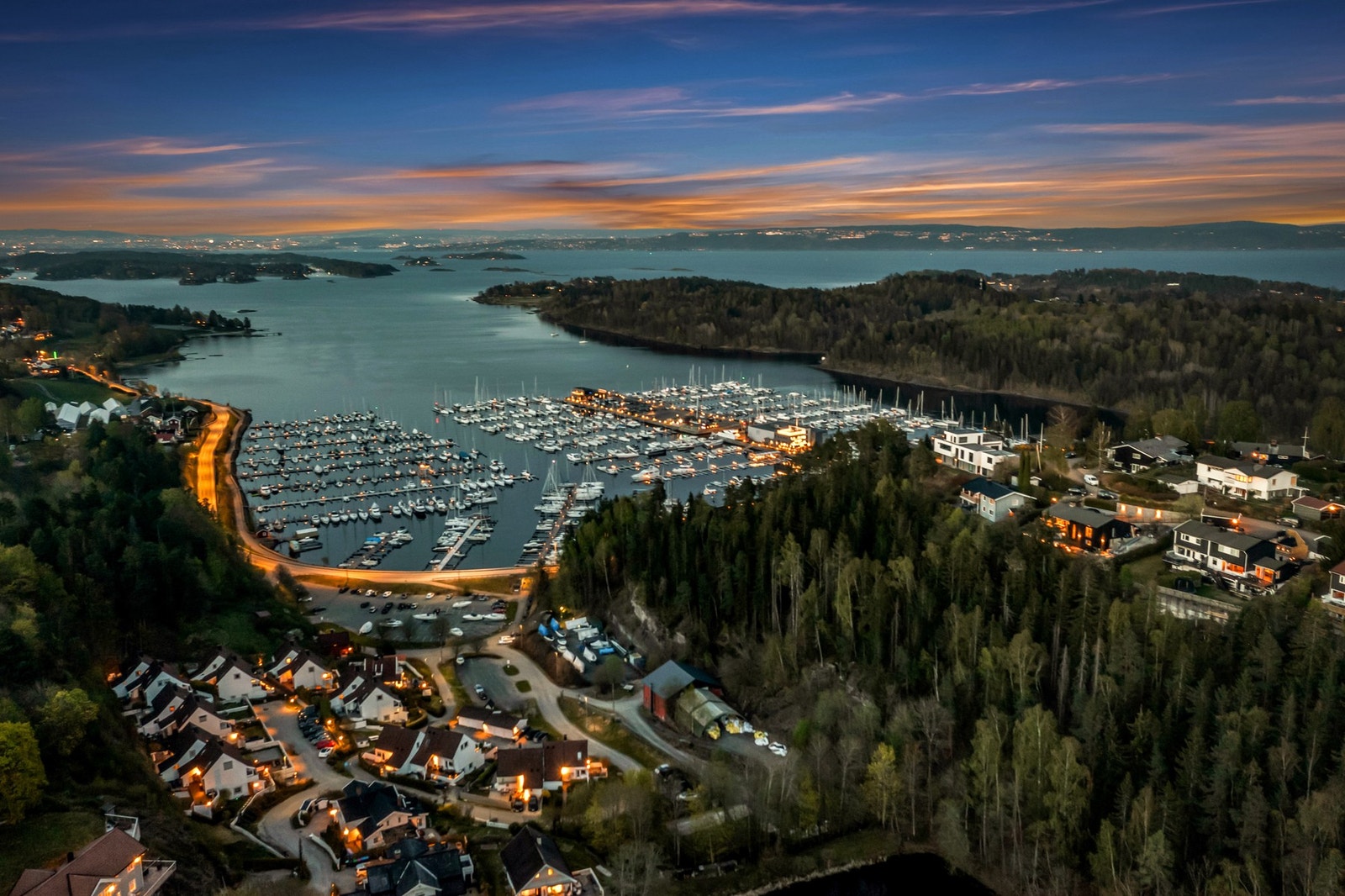 Her bor du med umiddelbar nærhet til fjorden, badestrender og sørlandsidyll! Galleribilde