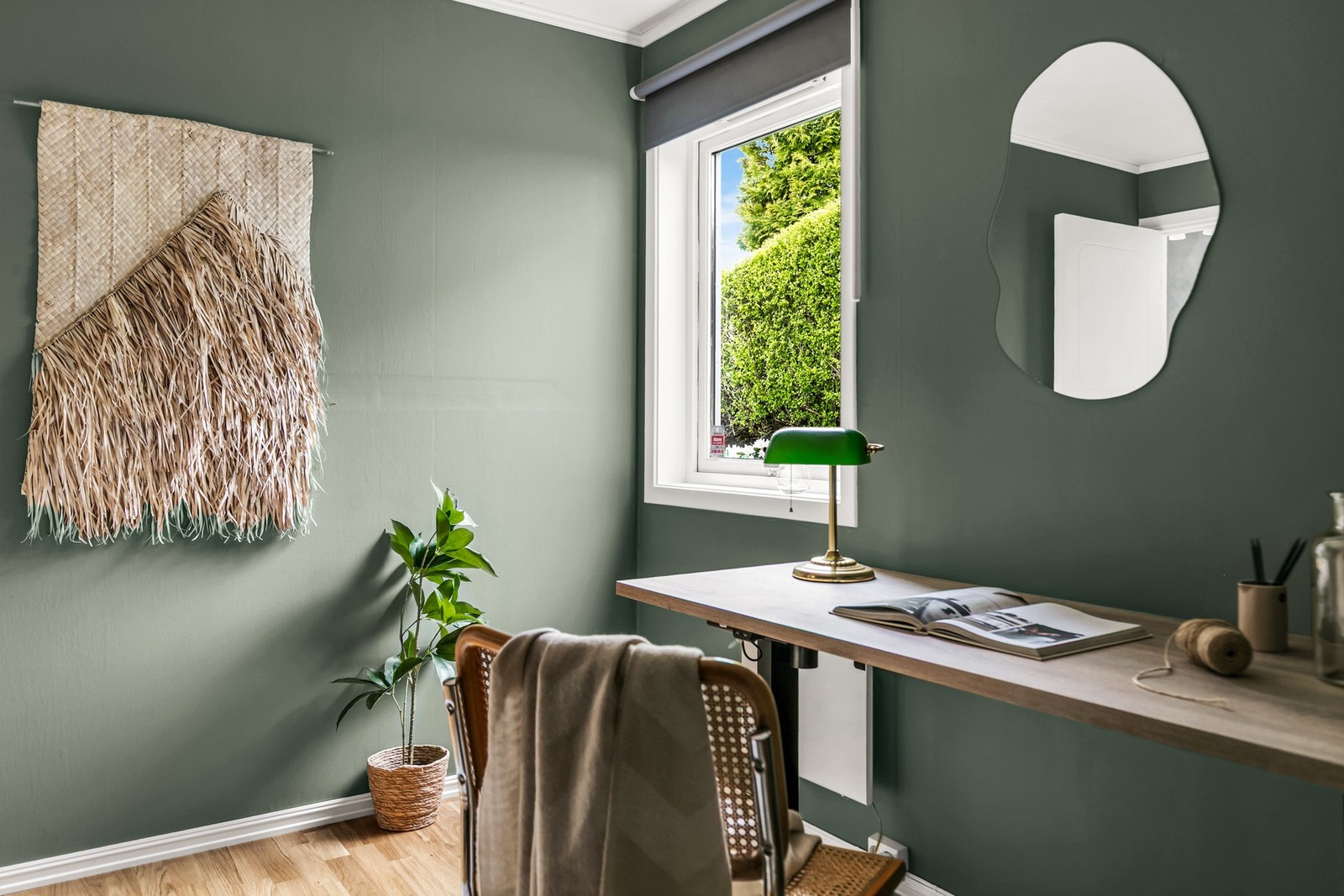 Soverom nr. 2 passer perfekt som barnerom, gjesterom eller kontor. Galleribilde