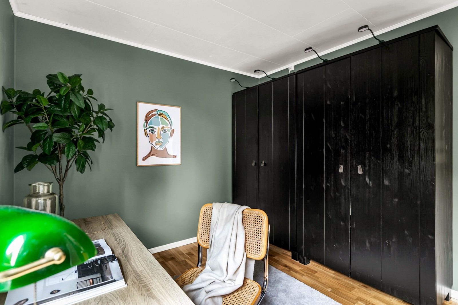 Soverom nr. 2 passer perfekt som barnerom, gjesterom eller kontor. Galleribilde