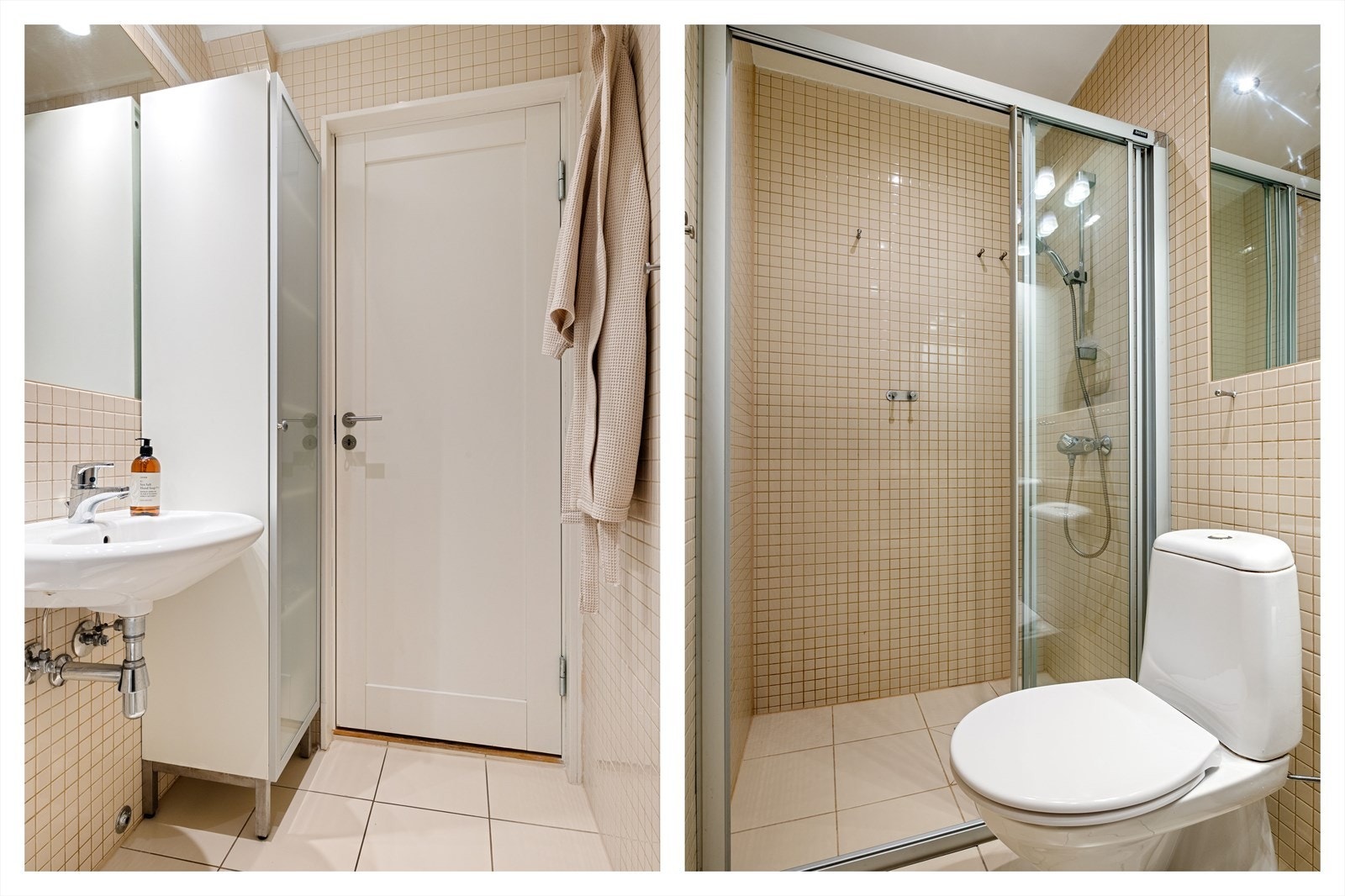Badet er utstyrt med toalett, dusj, servant med speil over og et stående skap med god plass til oppbevaring. Galleribilde