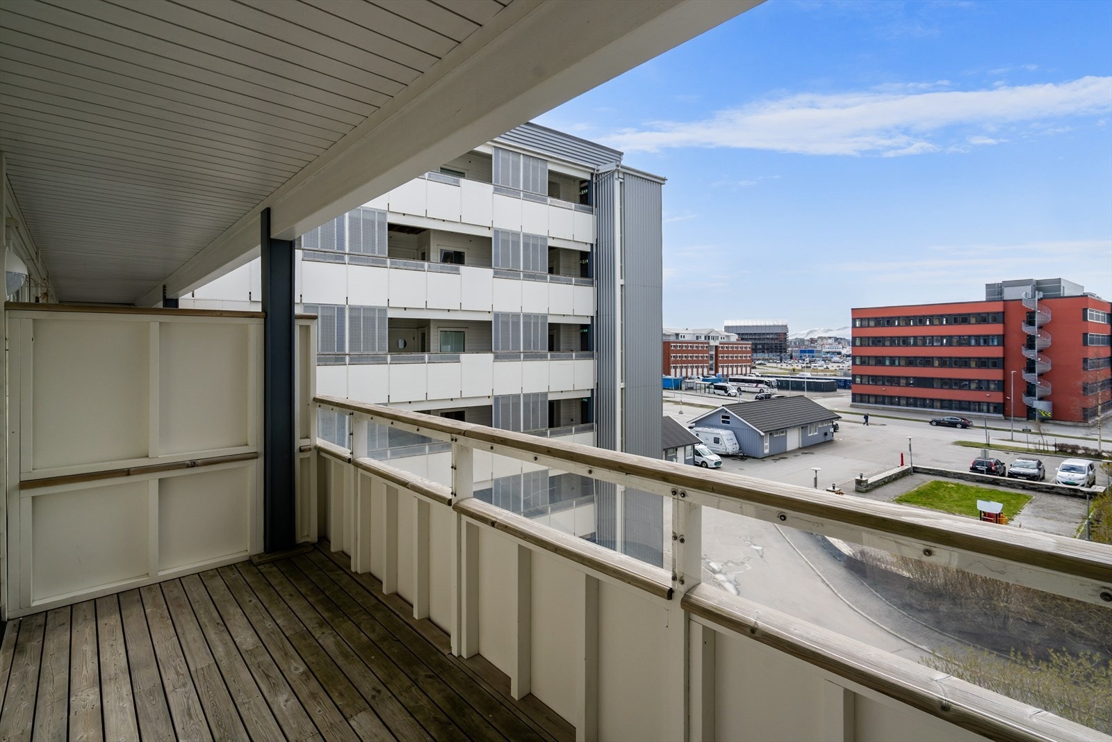 Fra stuen er det utgang til balkong på ca. 10 m² Galleribilde