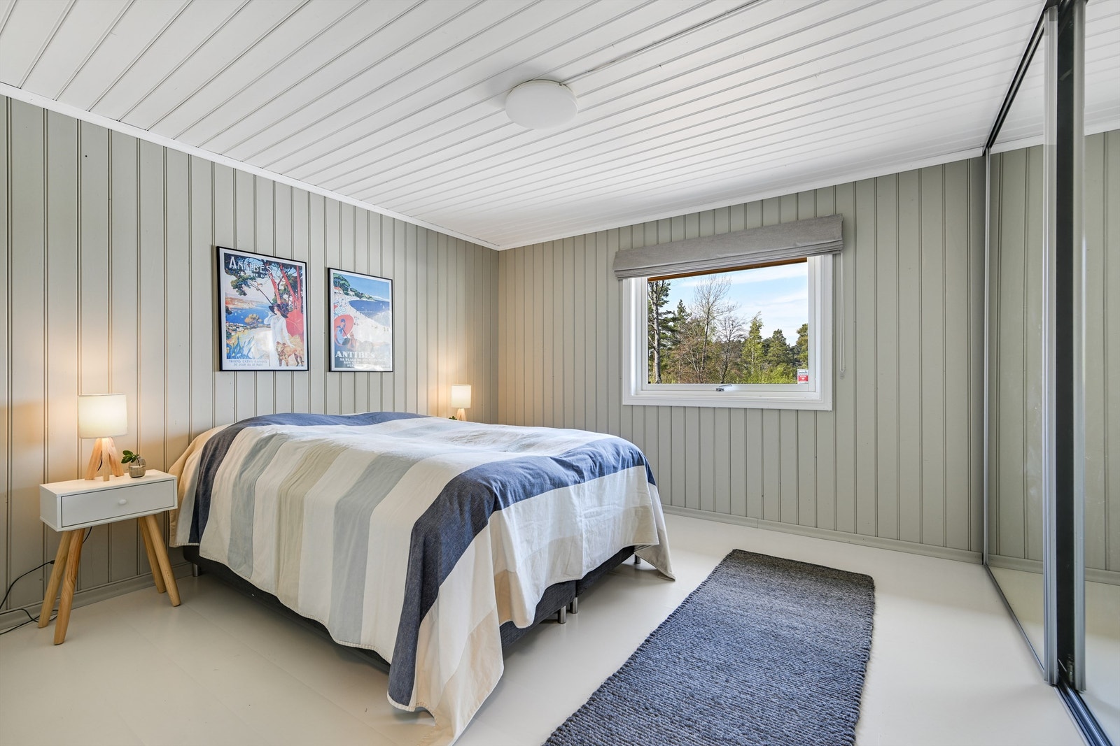 Hytta har i dag 3 gode soverom Galleribilde