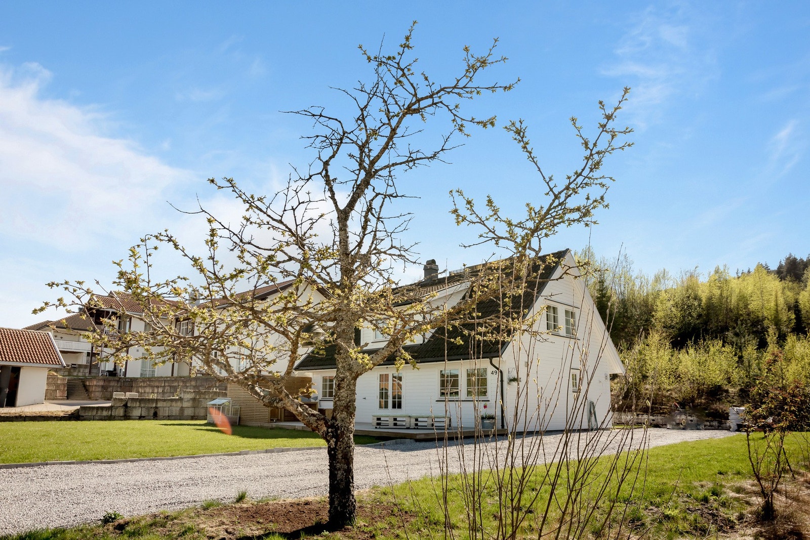 Her er det gode solforhold og rikelig med boltreplass for både små og store. Galleribilde