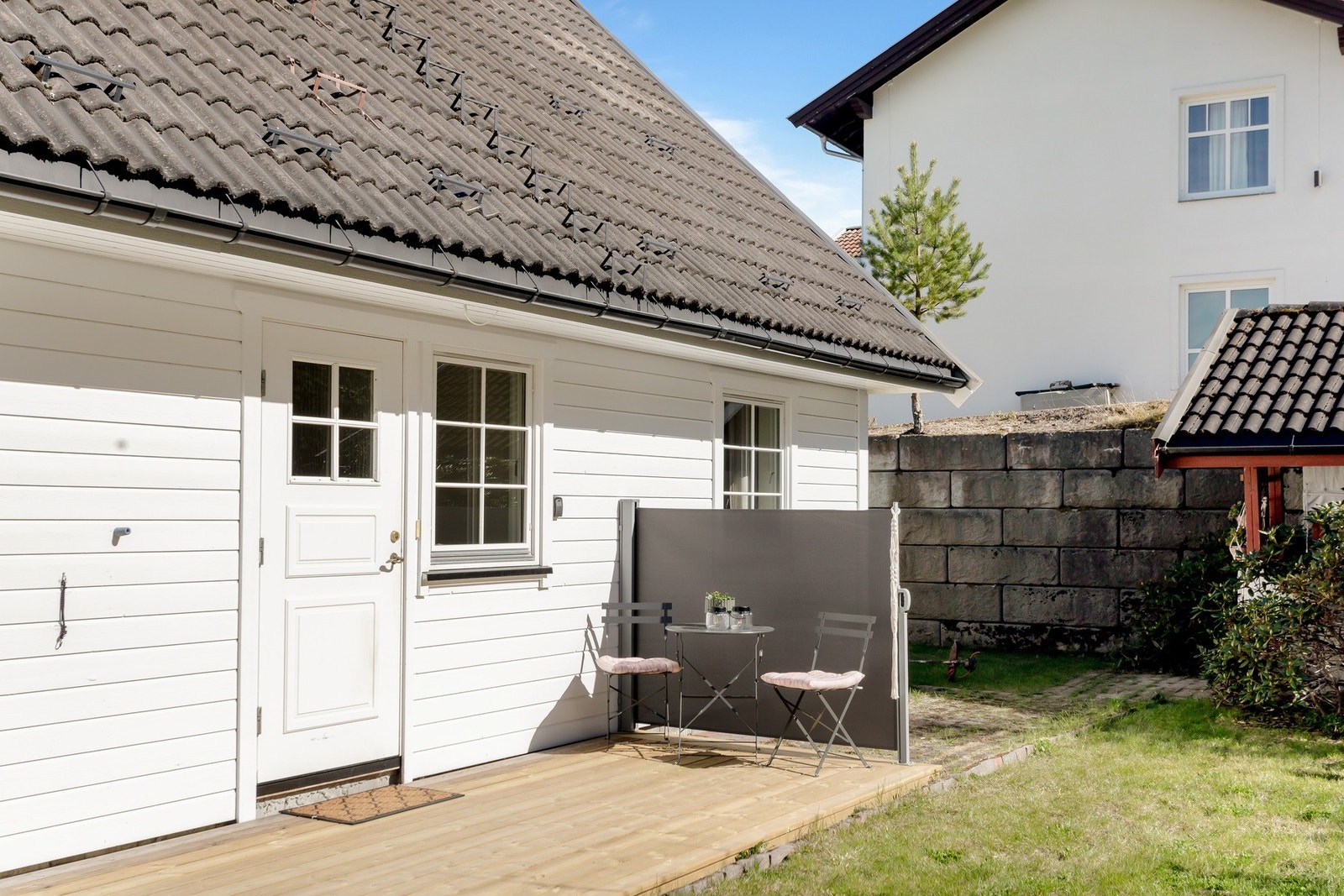 Her er det gode solforhold og rikelig med boltreplass for både små og store. Galleribilde