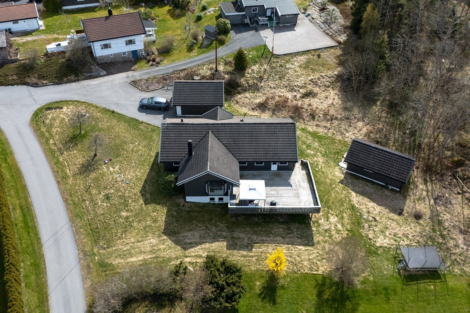 Møklegårdsløkka er et trivelig, lite nabolag i knutepunktet der veiene til Gressvik, Hankø, Øyenkilen og områdets mest populære badeplasser møtes. Galleribilde