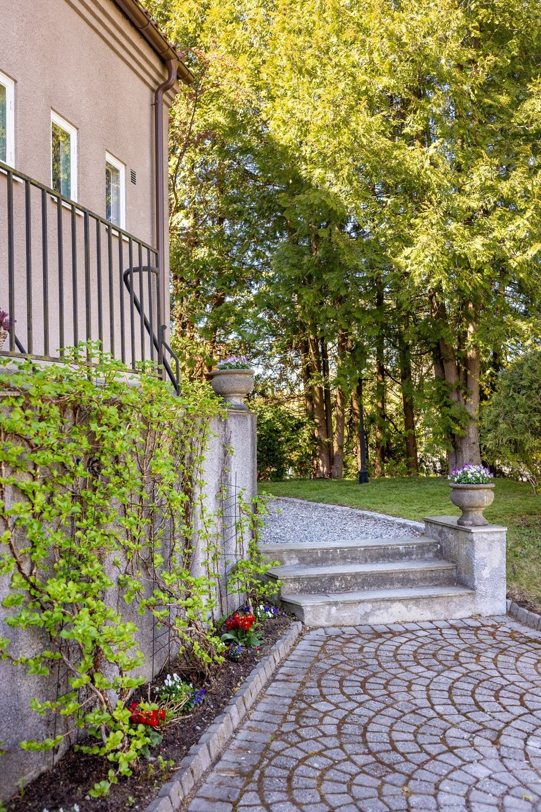 Detaljer | Nydelig inngangsparti. Galleribilde